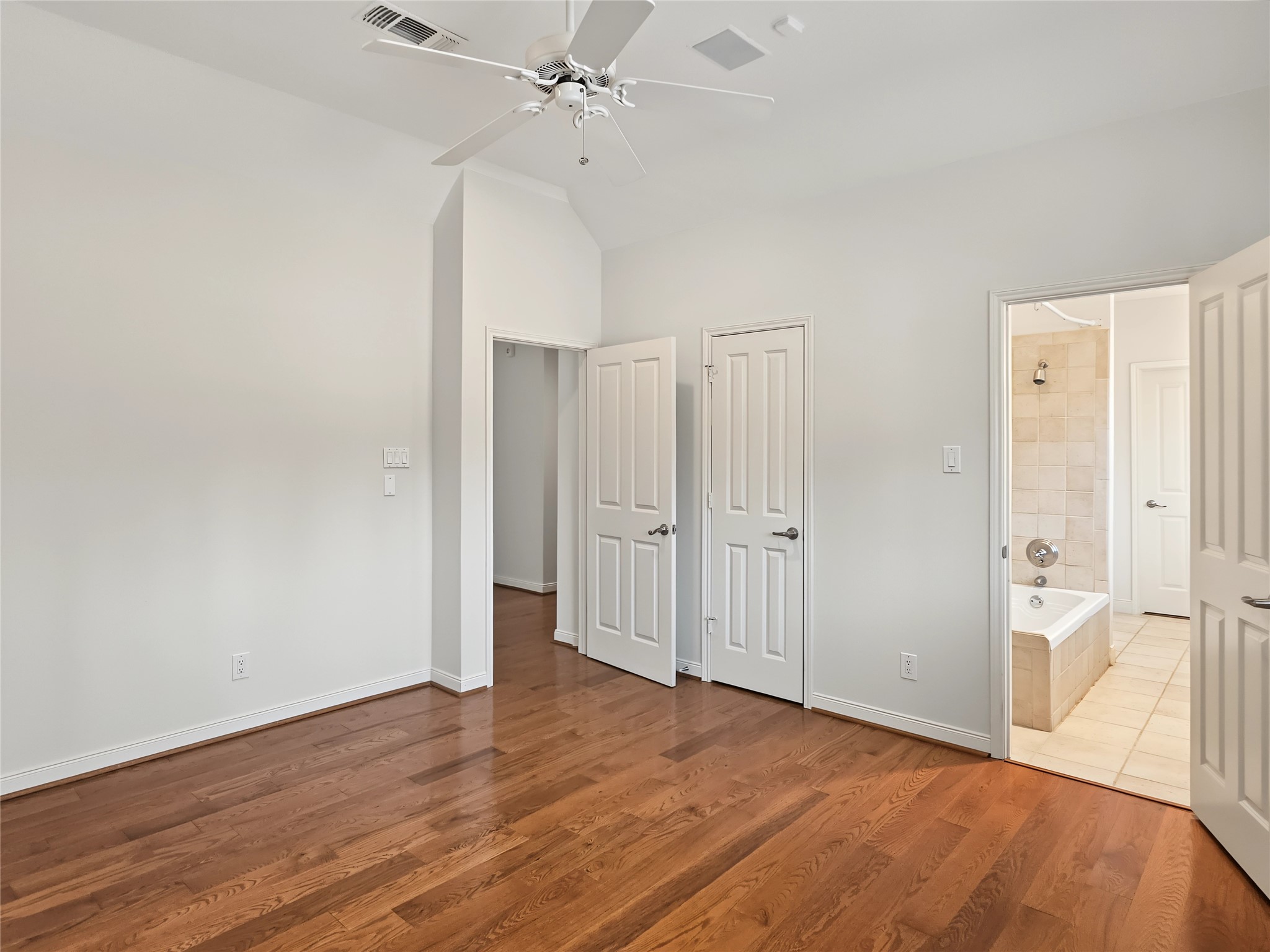 12018 Surrey Lane Property Photo 39