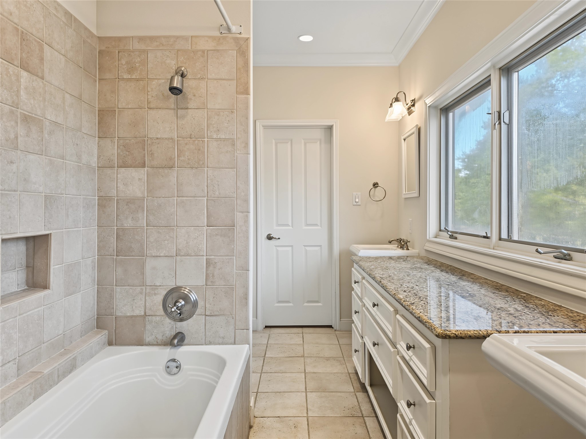 12018 Surrey Lane Property Photo 40