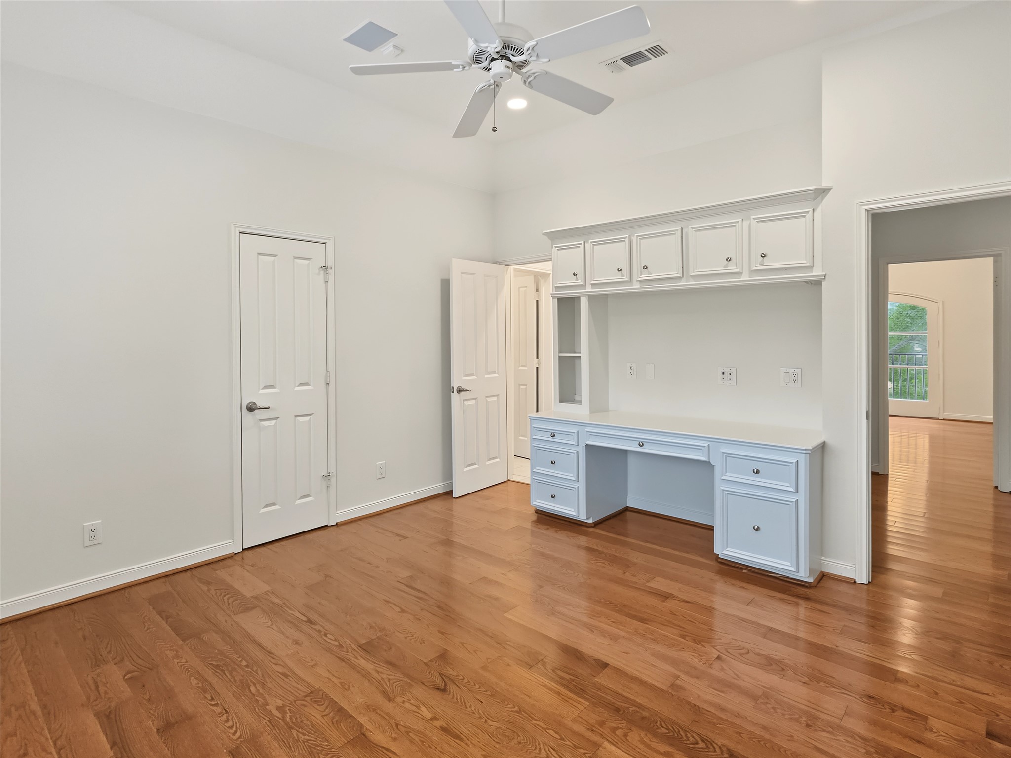 12018 Surrey Lane Property Photo 42