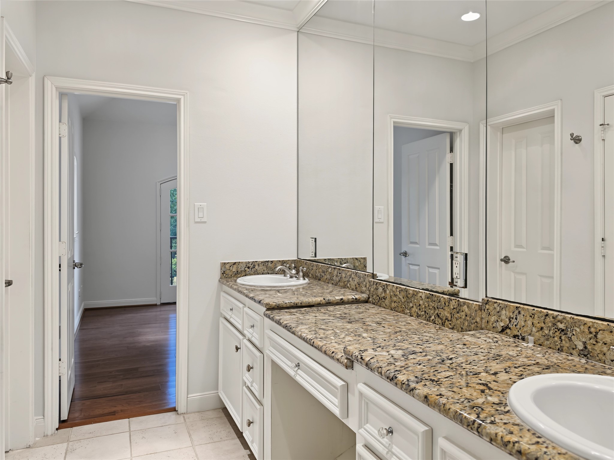 12018 Surrey Lane Property Photo 43