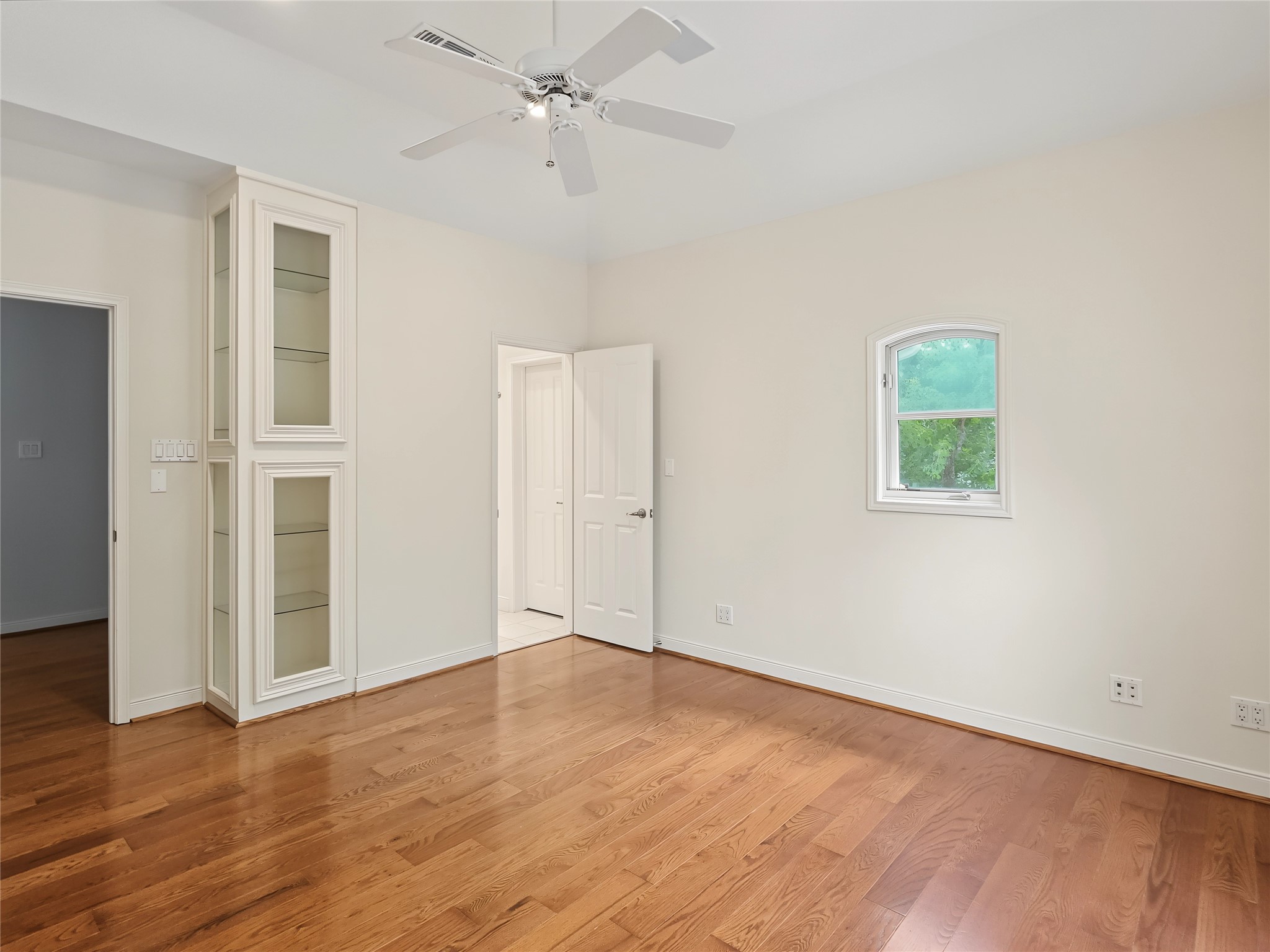 12018 Surrey Lane Property Photo 46