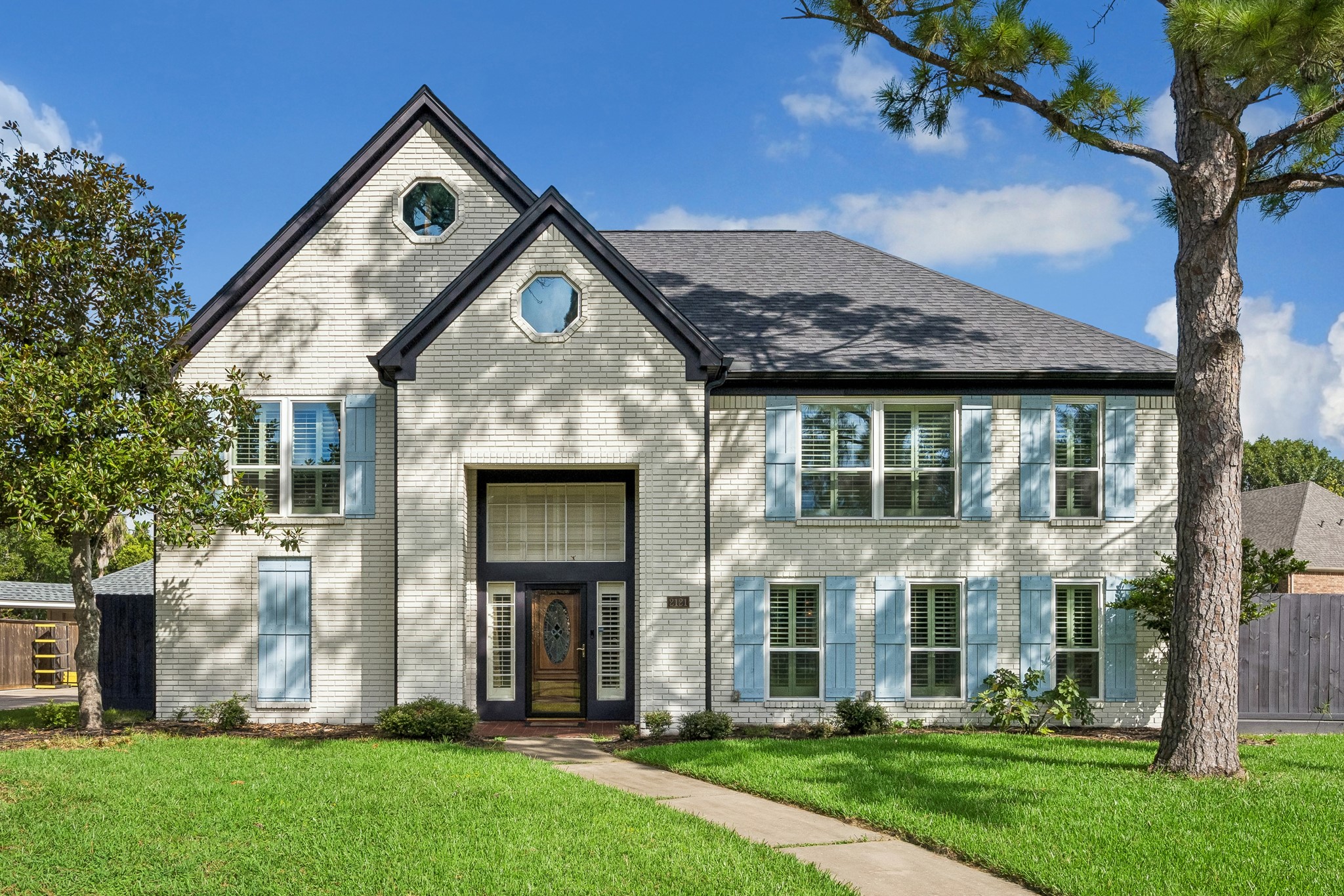 2121 Kildare Drive Property Photo