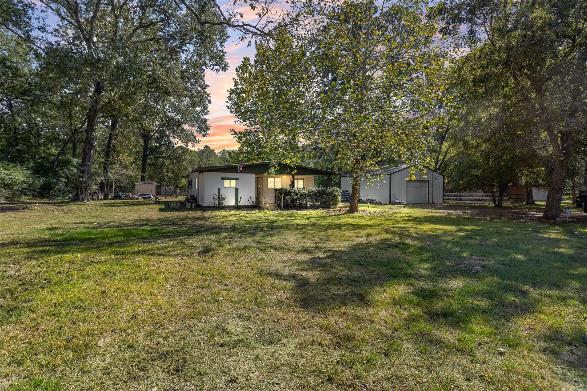 1007 Shawnee Drive, Conroe TX 77316 Property Photo 1