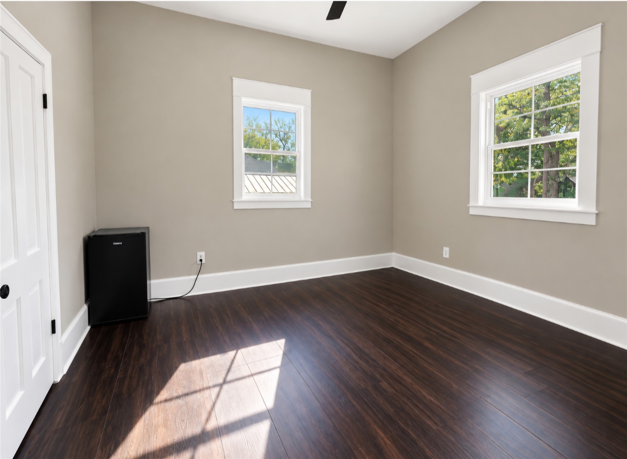 501 E State Street Property Photo 18
