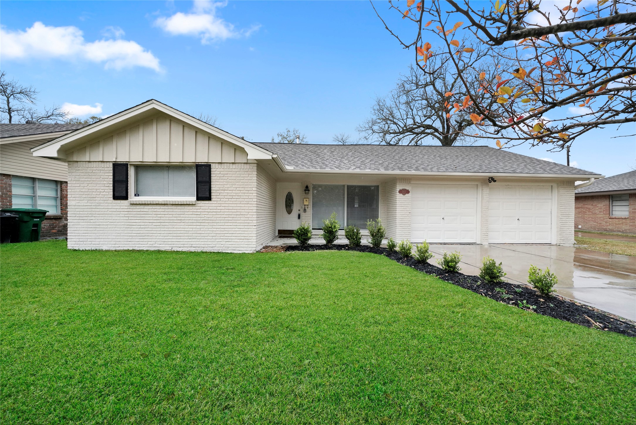1807 Shadow Bend Drive Property Photo 1