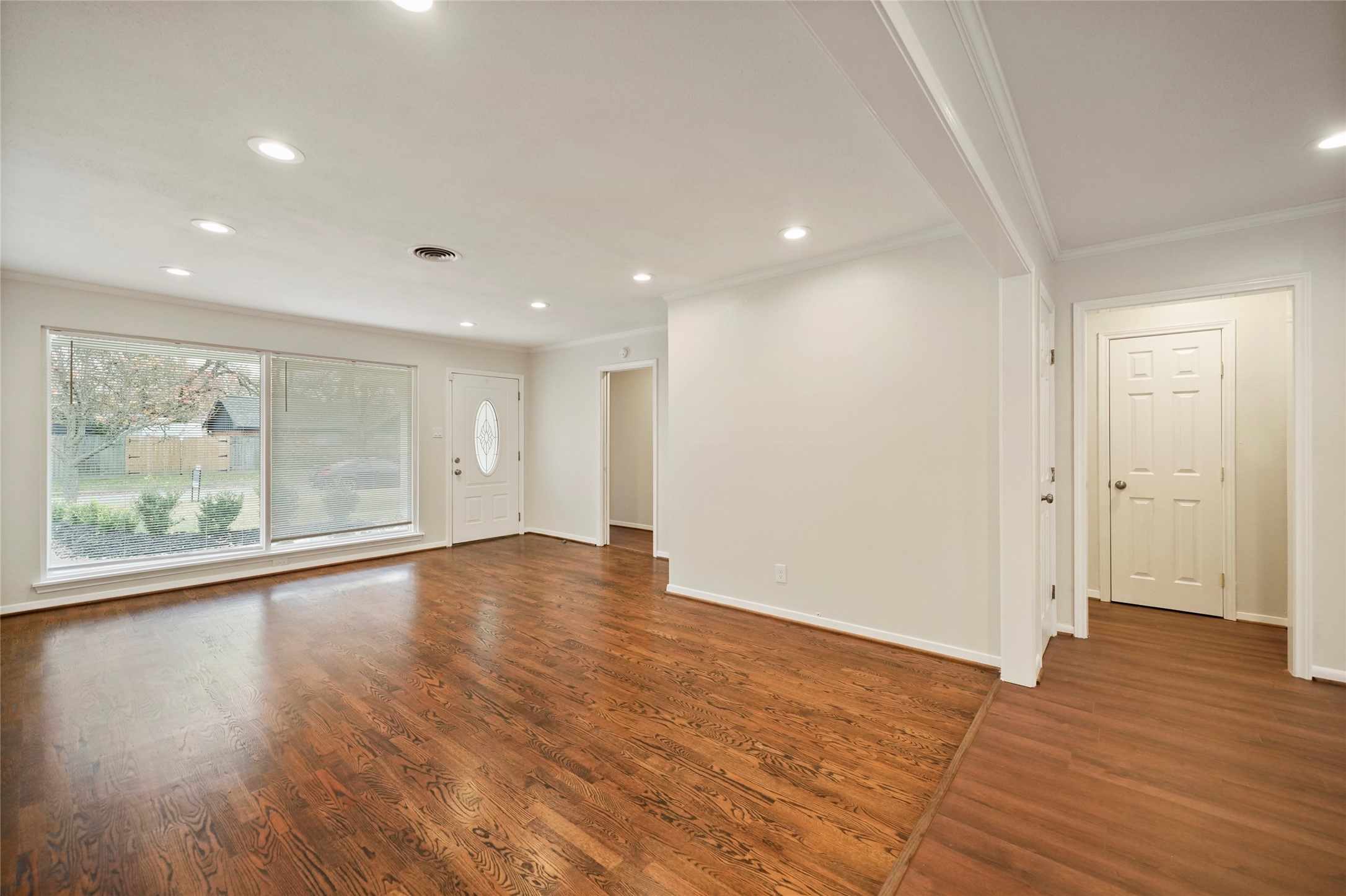 1807 Shadow Bend Drive Property Photo 3