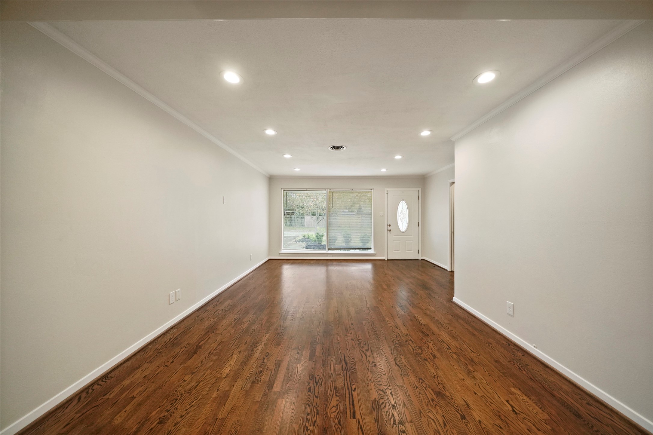 1807 Shadow Bend Drive Property Photo 4