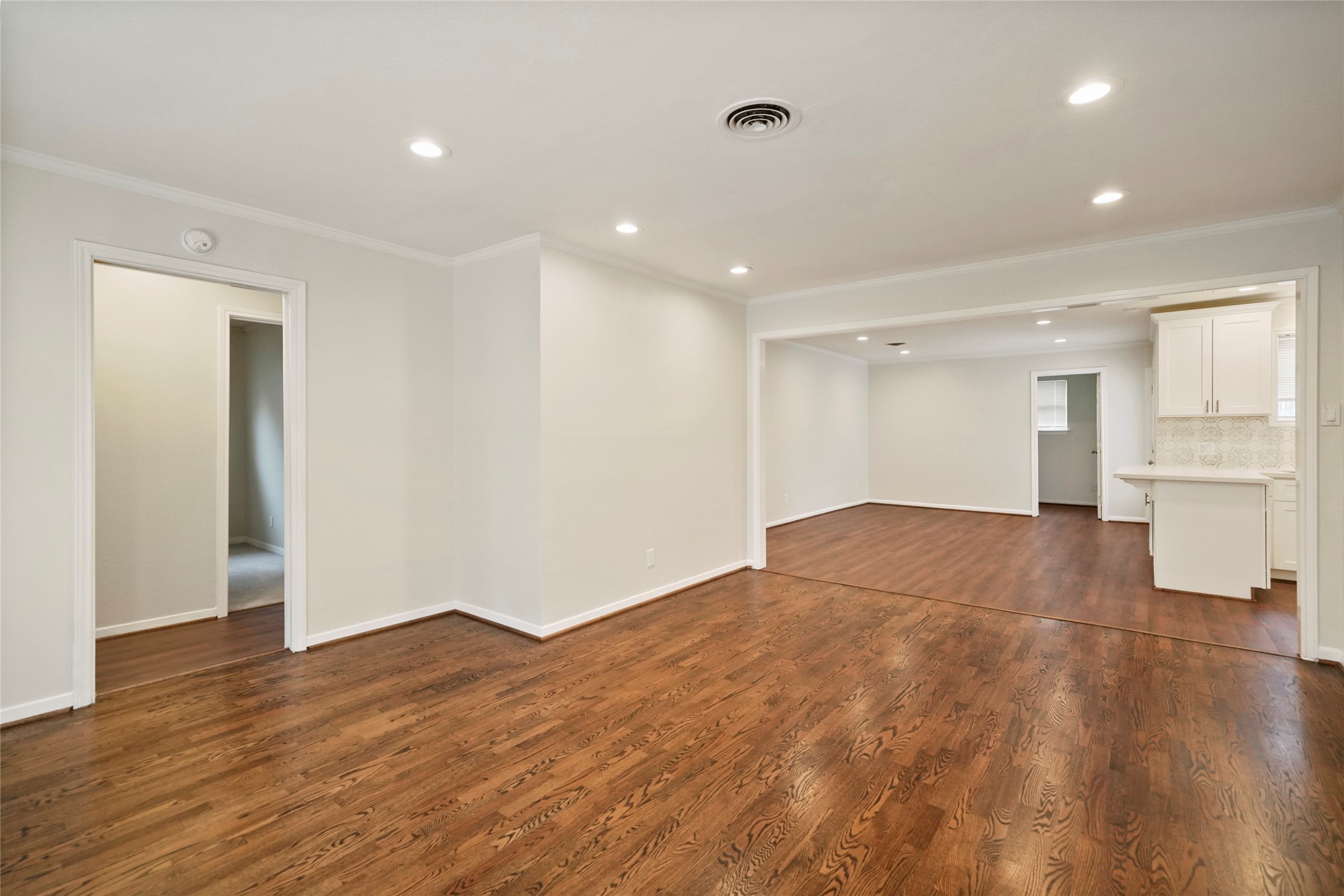 1807 Shadow Bend Drive Property Photo 7