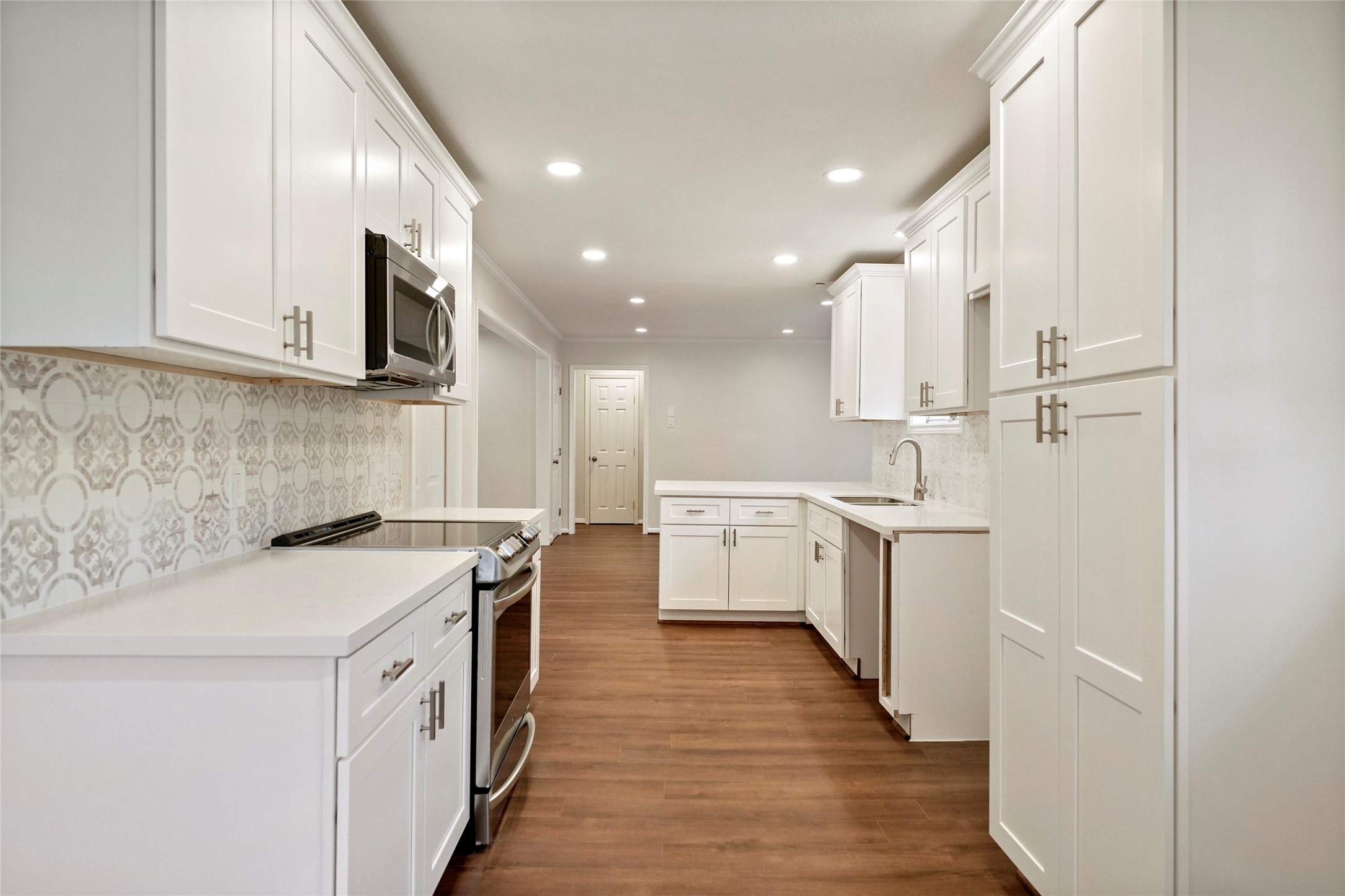 1807 Shadow Bend Drive Property Photo 8