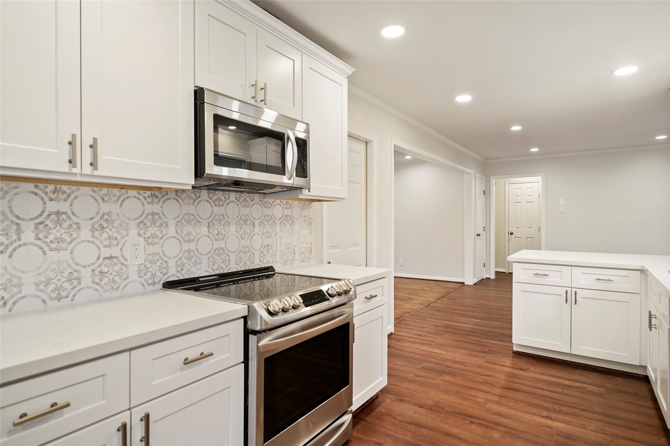 1807 Shadow Bend Drive Property Photo 9