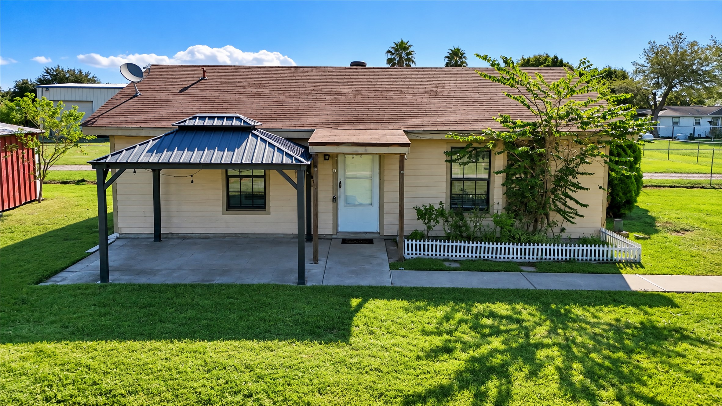 13632 Montgomery Road Property Photo 3