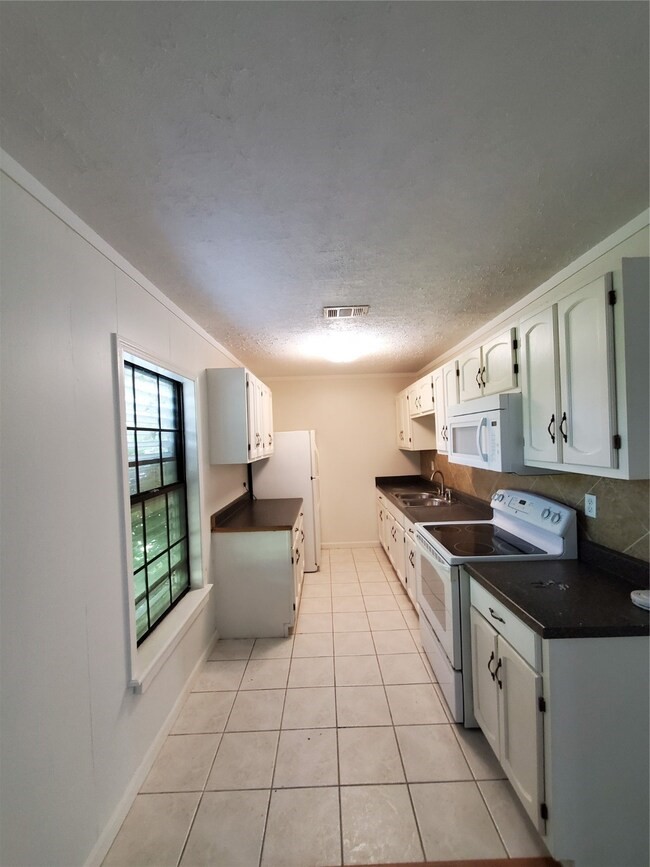 13632 Montgomery Road Property Photo 5