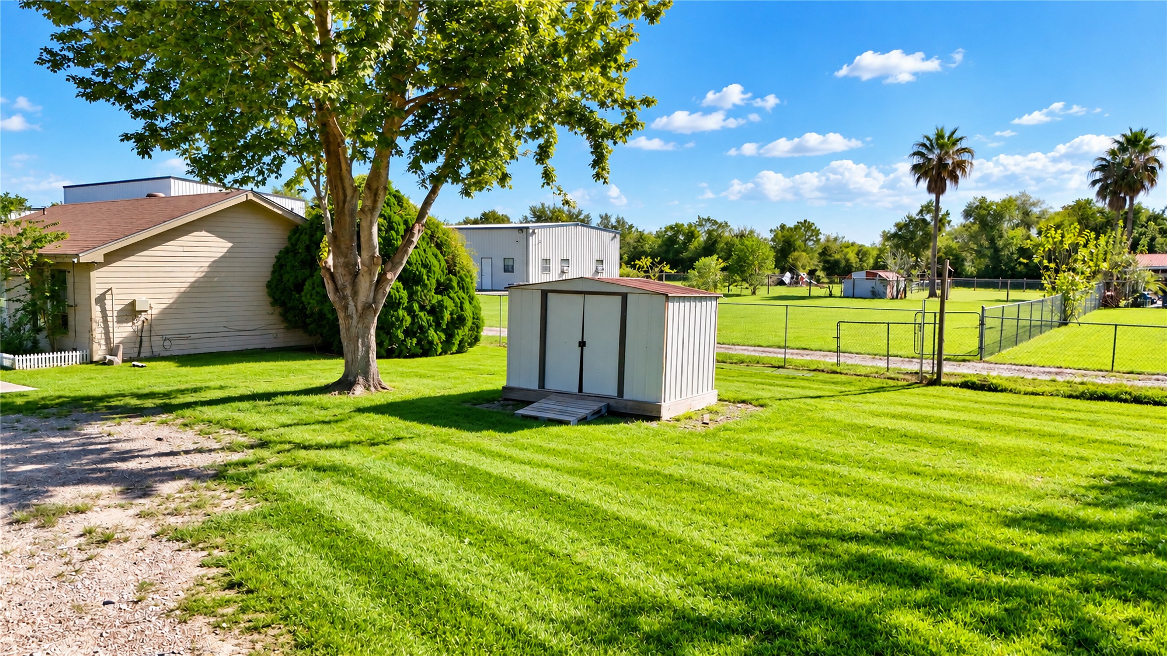 13632 Montgomery Road Property Photo 16