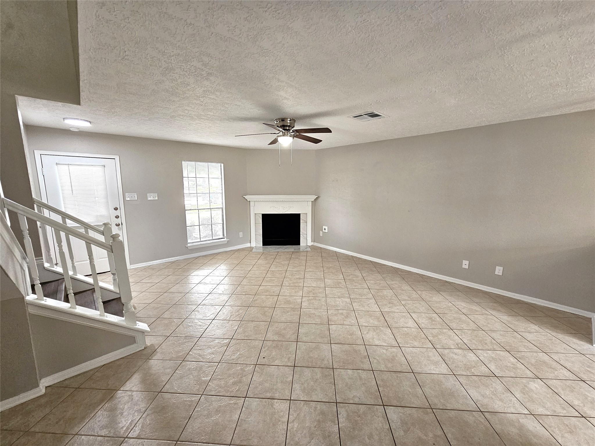 17303 Saturn Lane Property Photo 5