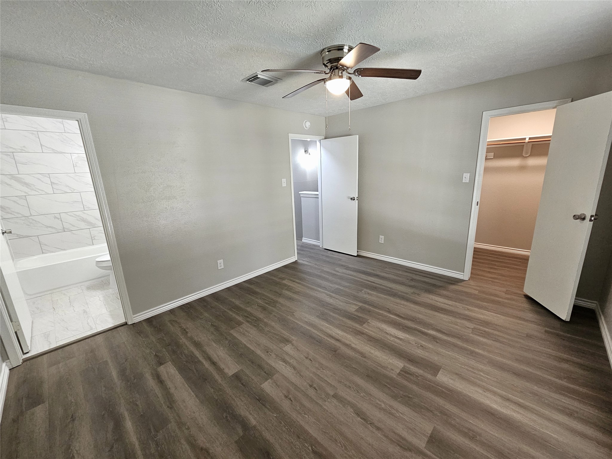 17303 Saturn Lane Property Photo 12