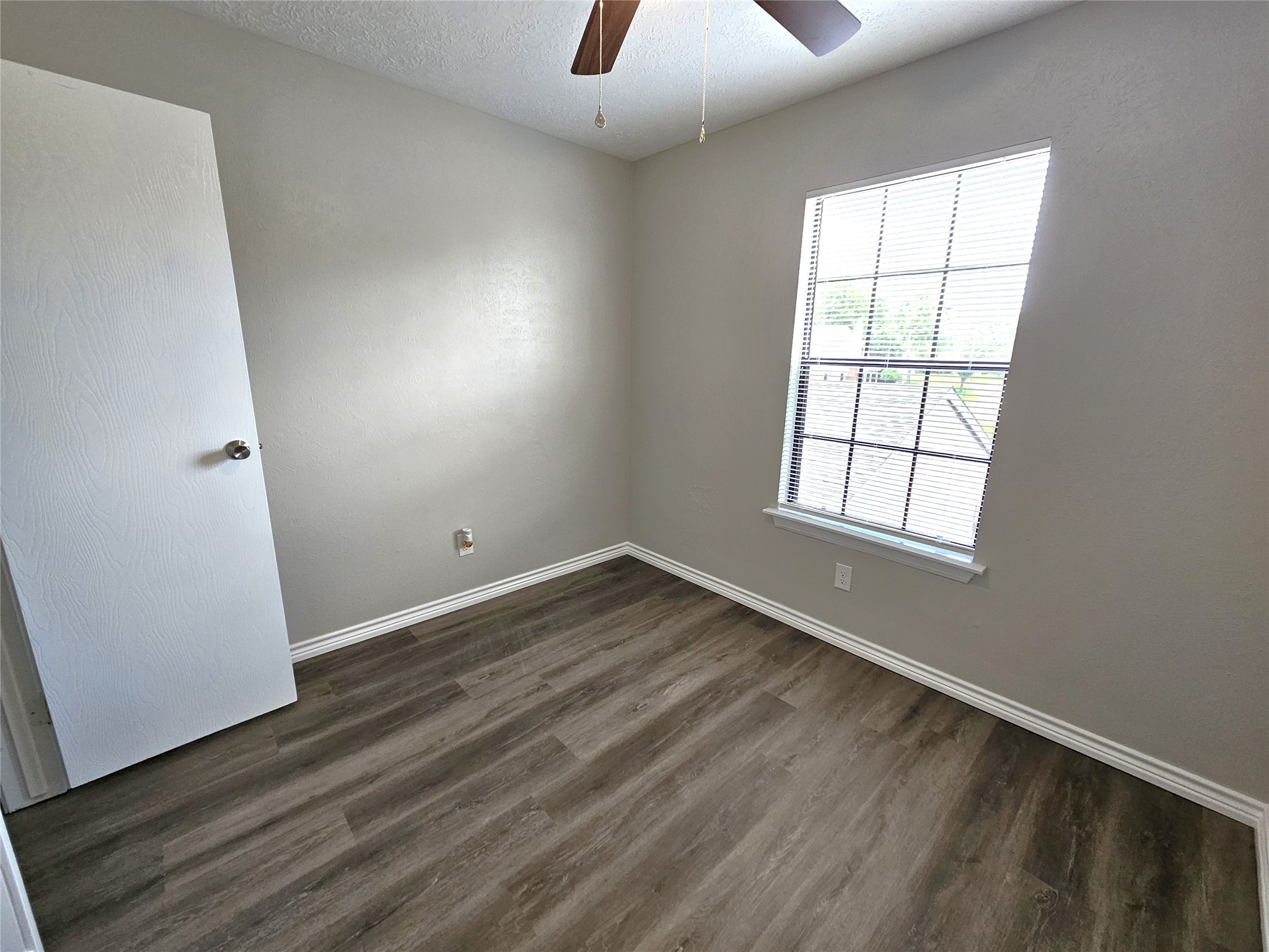17303 Saturn Lane Property Photo 17