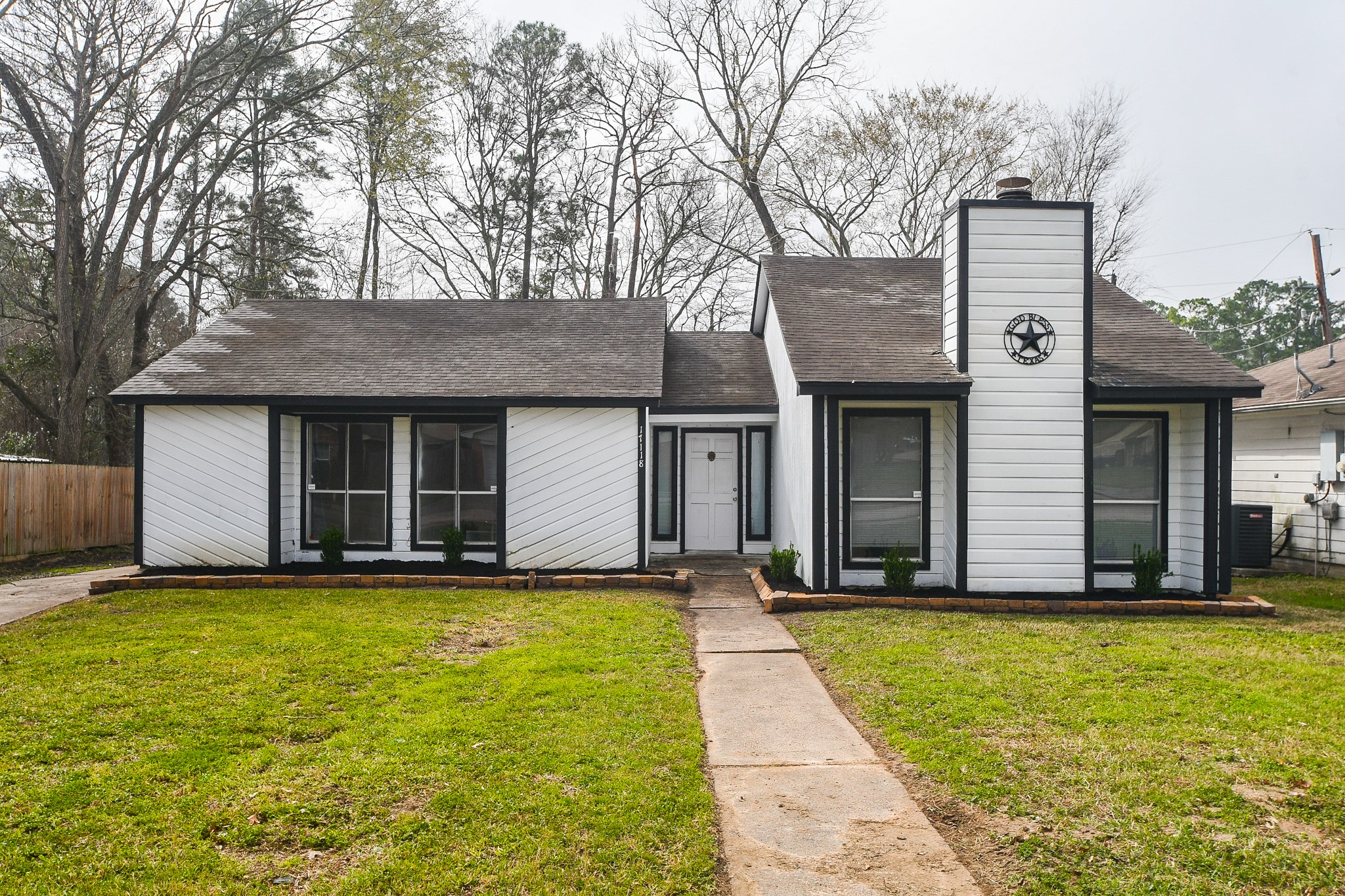 17118 Broken Back Drive Property Photo 2