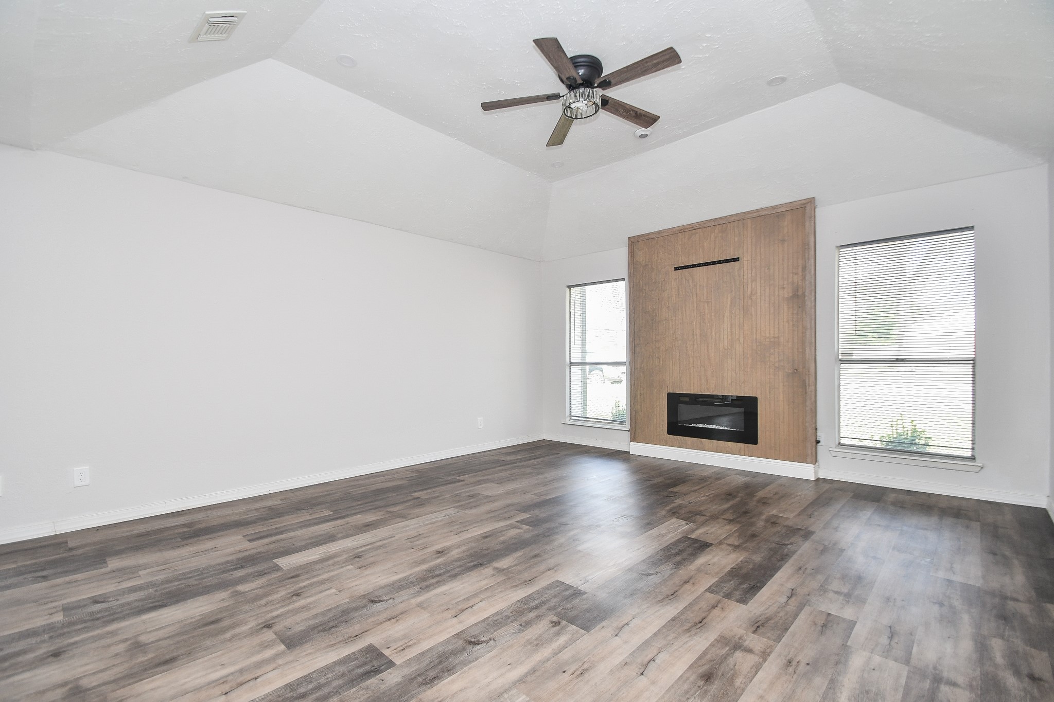 17118 Broken Back Drive Property Photo 6