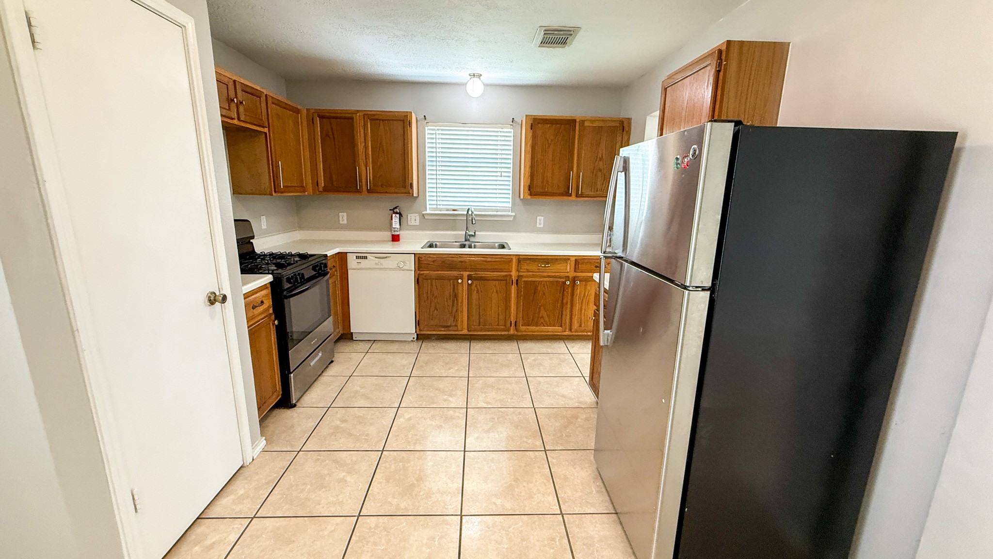 503 Willow West Drive Property Photo 6