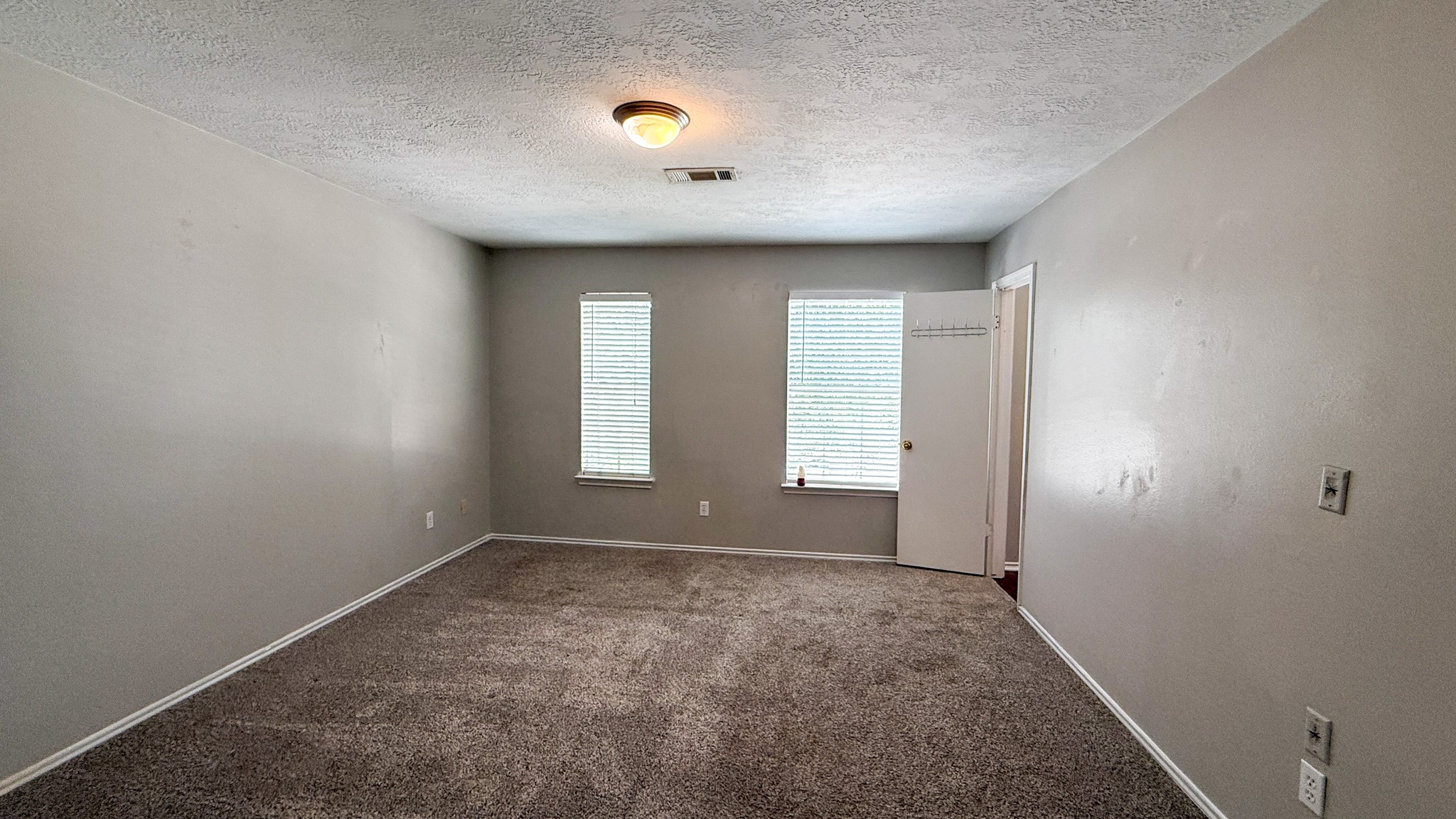 503 Willow West Drive Property Photo 10