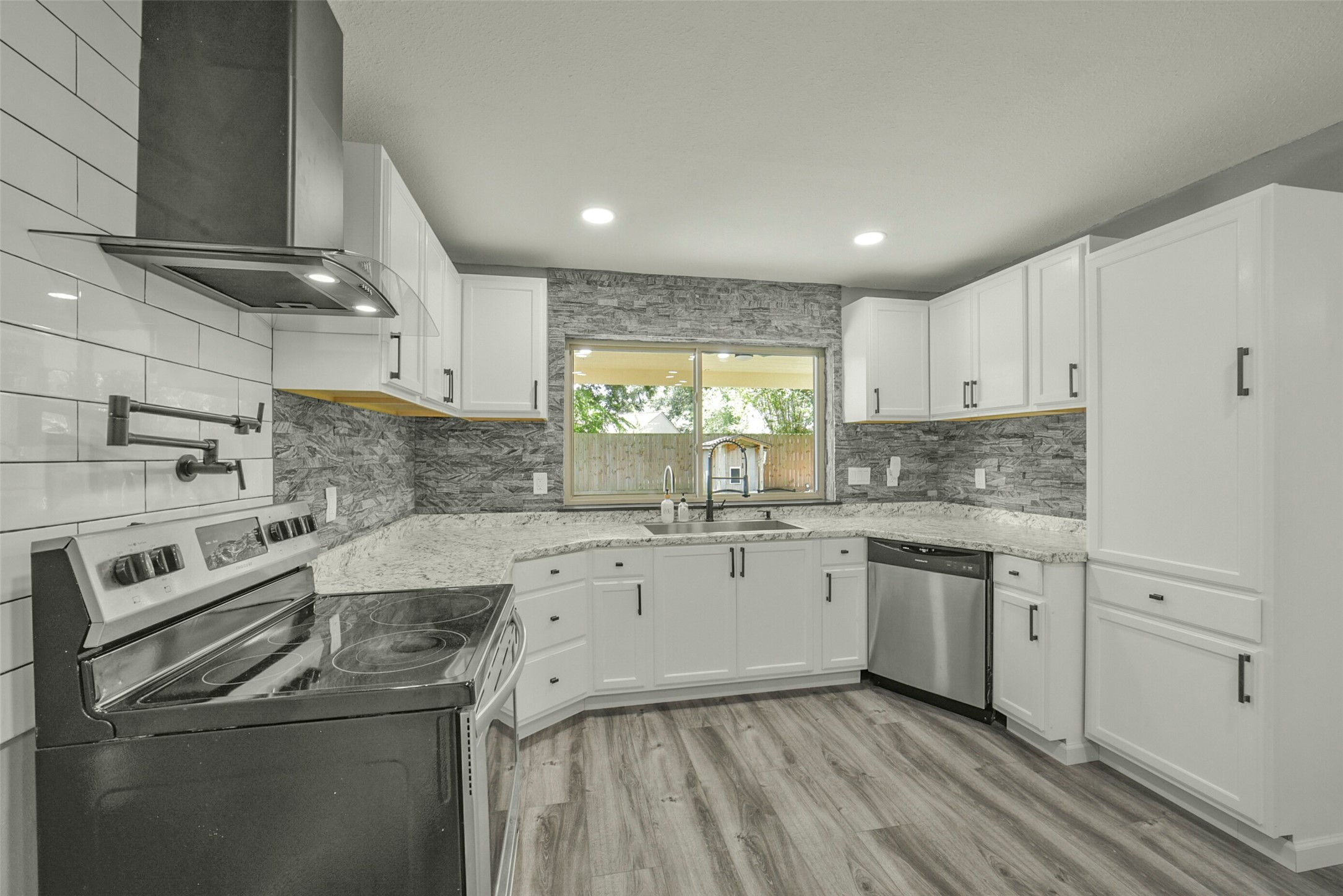 18606 Mellowgrove Lane Property Photo 13
