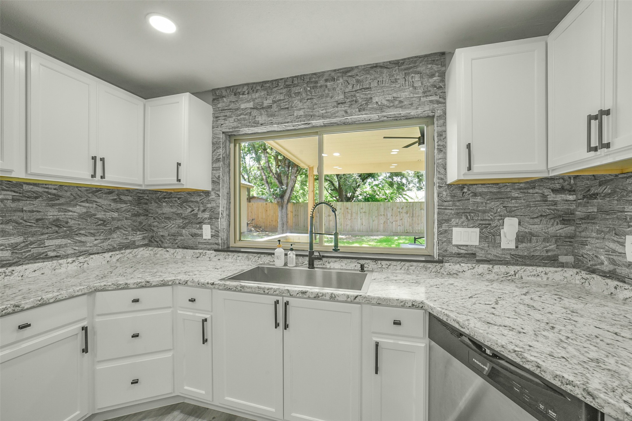18606 Mellowgrove Lane Property Photo 14