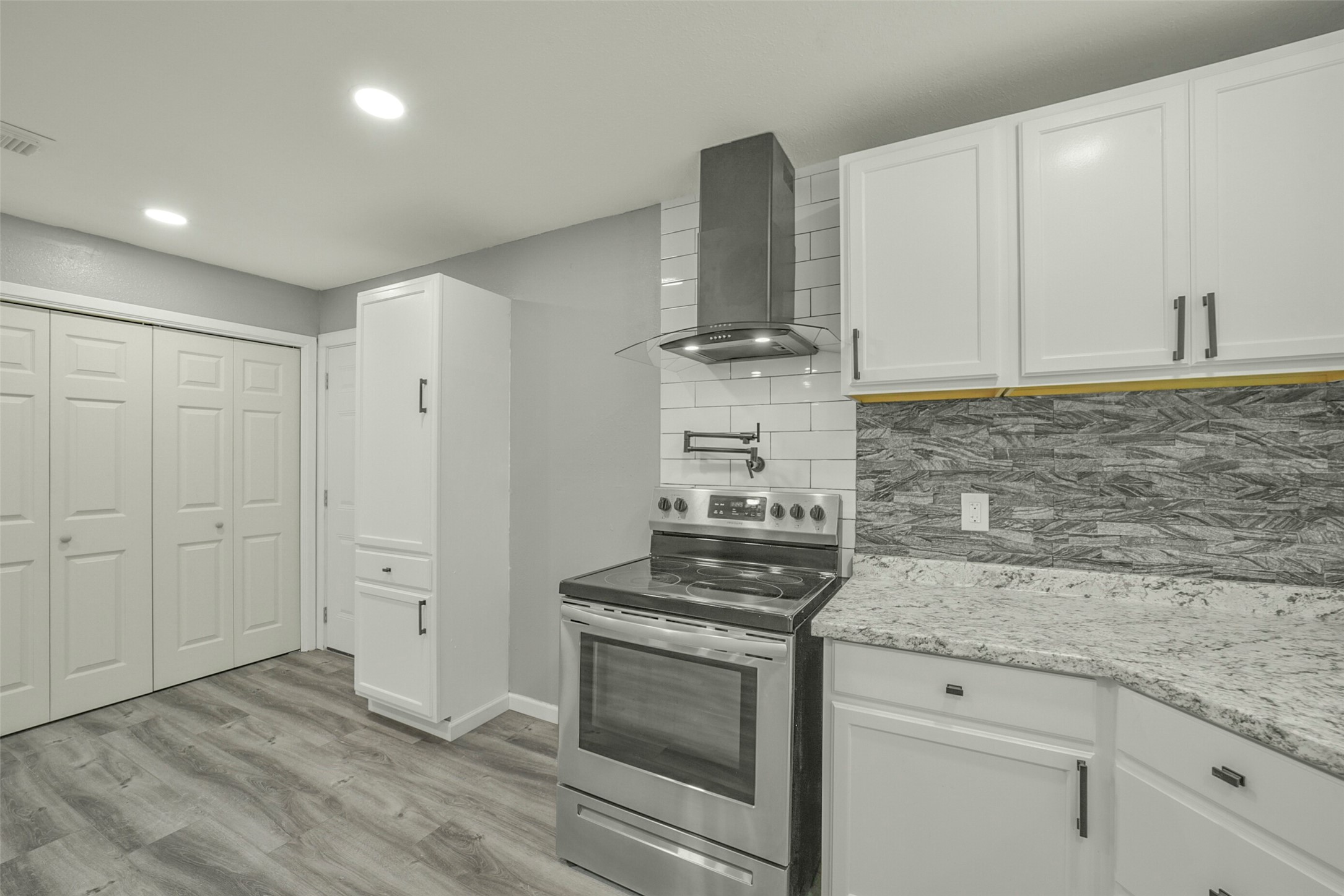 18606 Mellowgrove Lane Property Photo 15