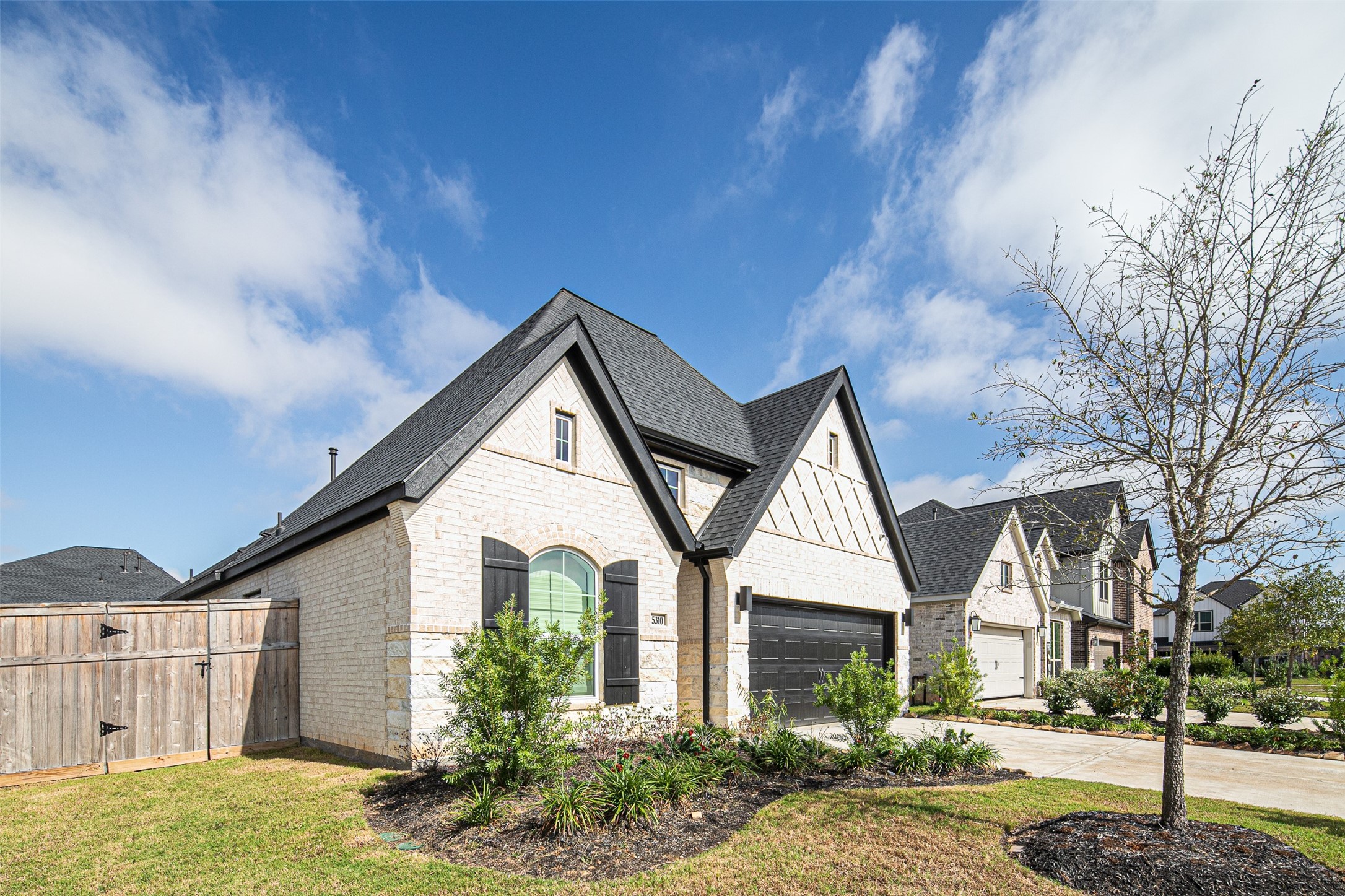5310 Egret Gable Court Property Photo 3