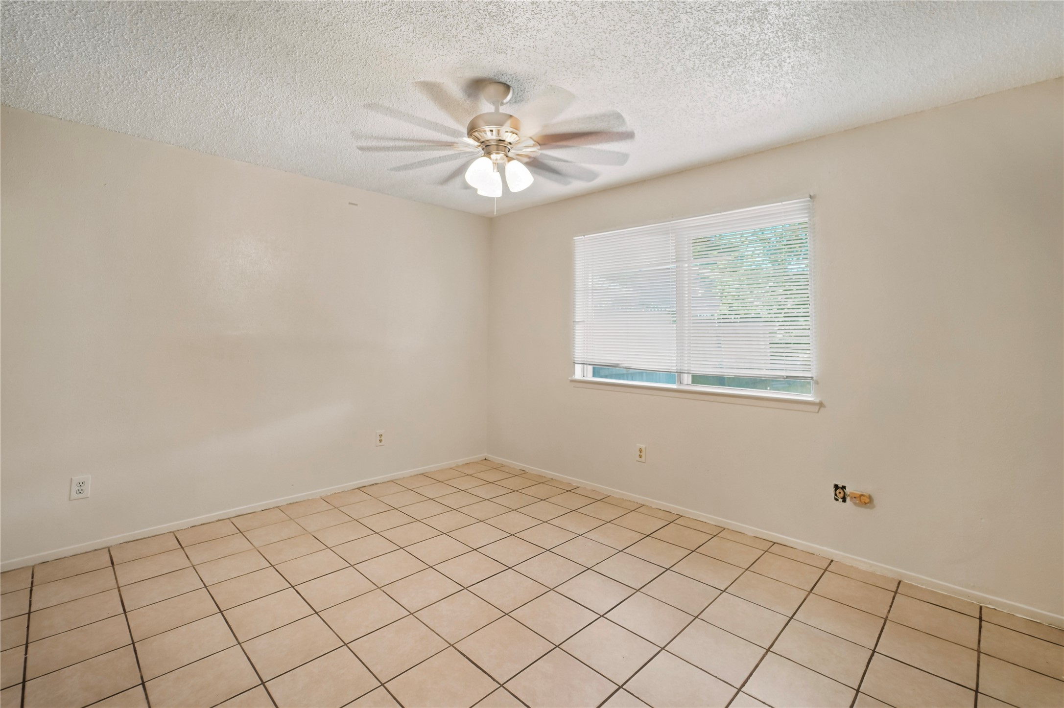 13619 Tanvern Lane Property Photo 6
