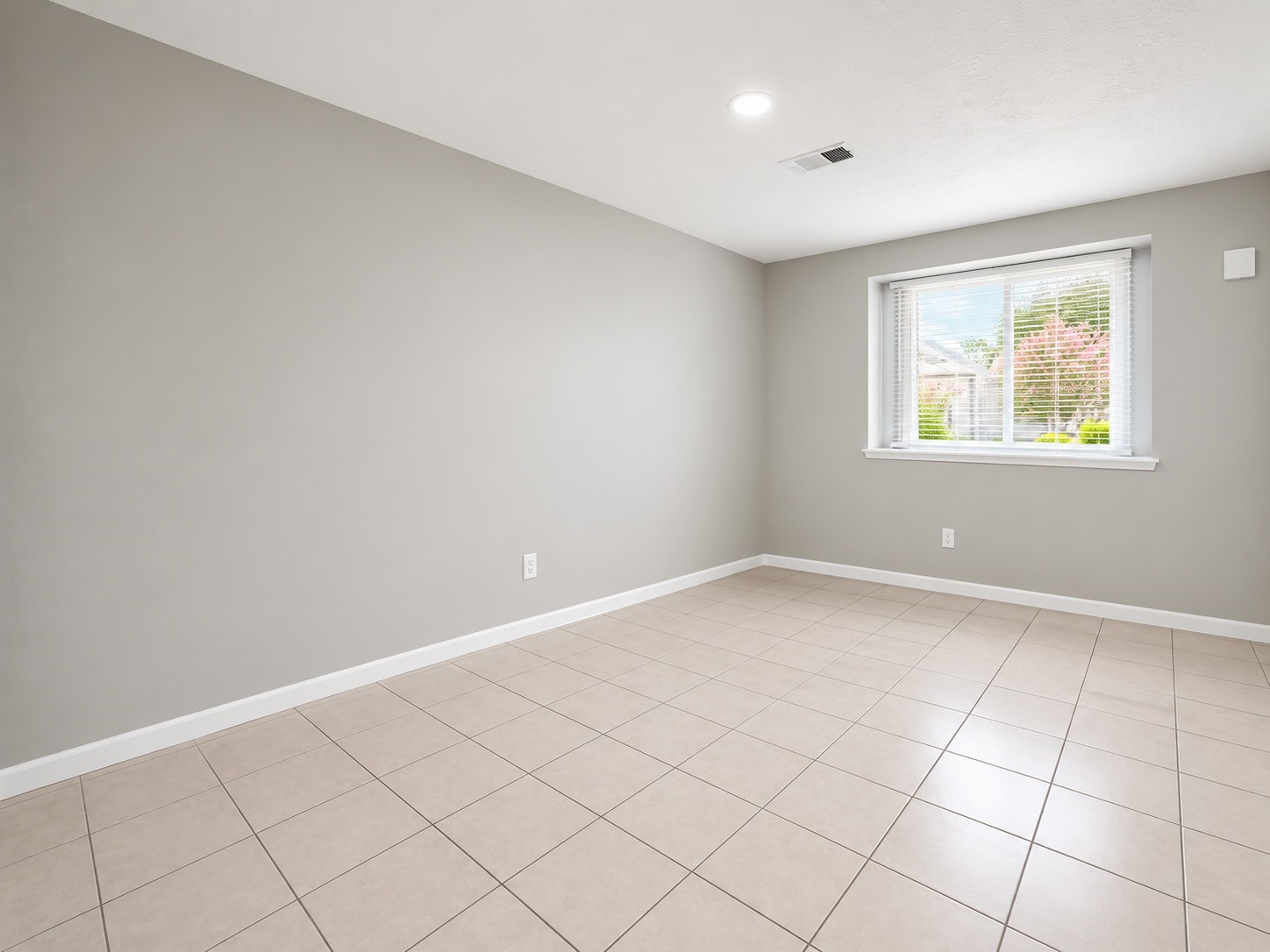 723 Onaleigh Drive Property Photo 6