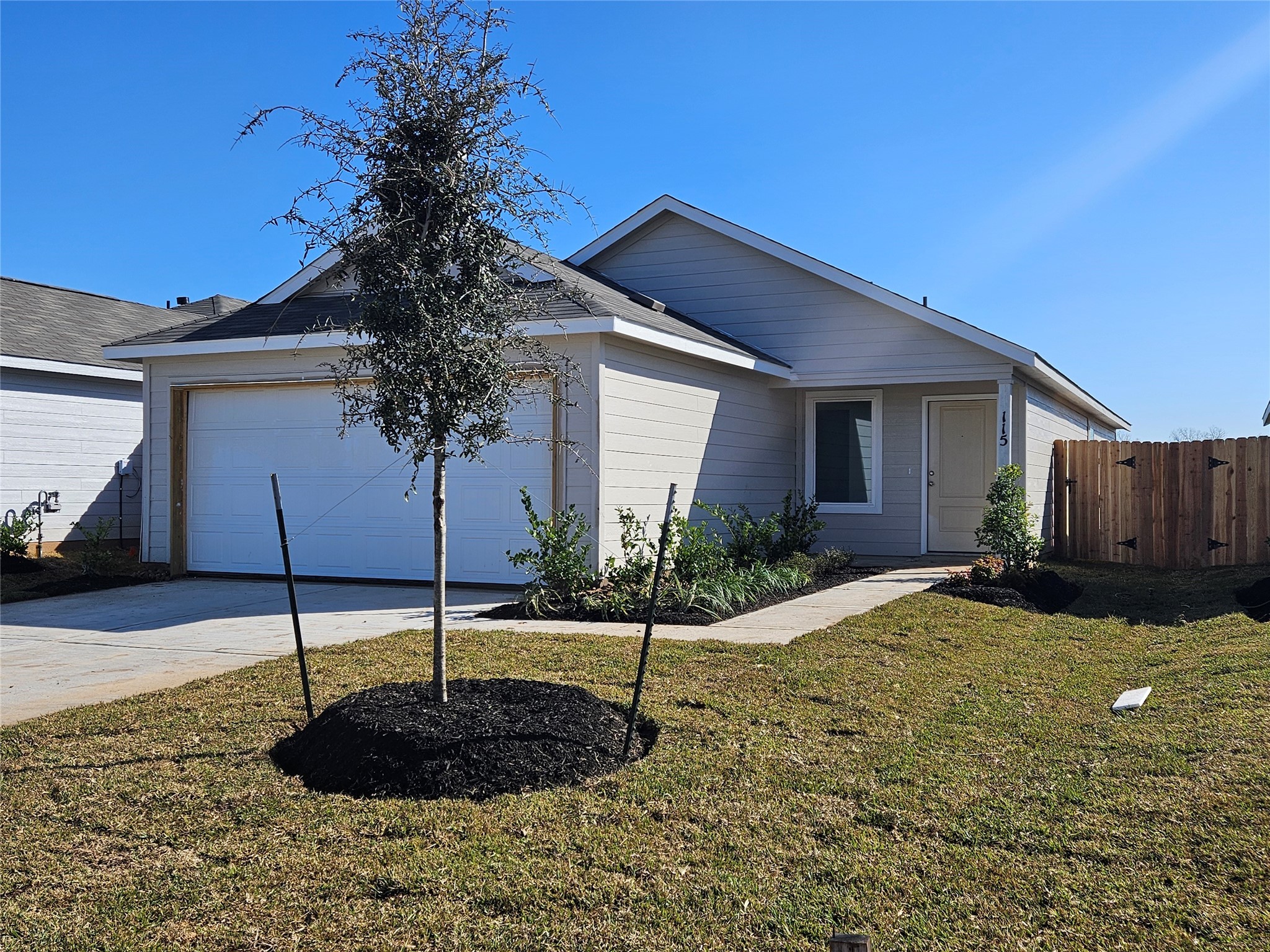 5211 Esperanza Terrace Drive Property Photo 1