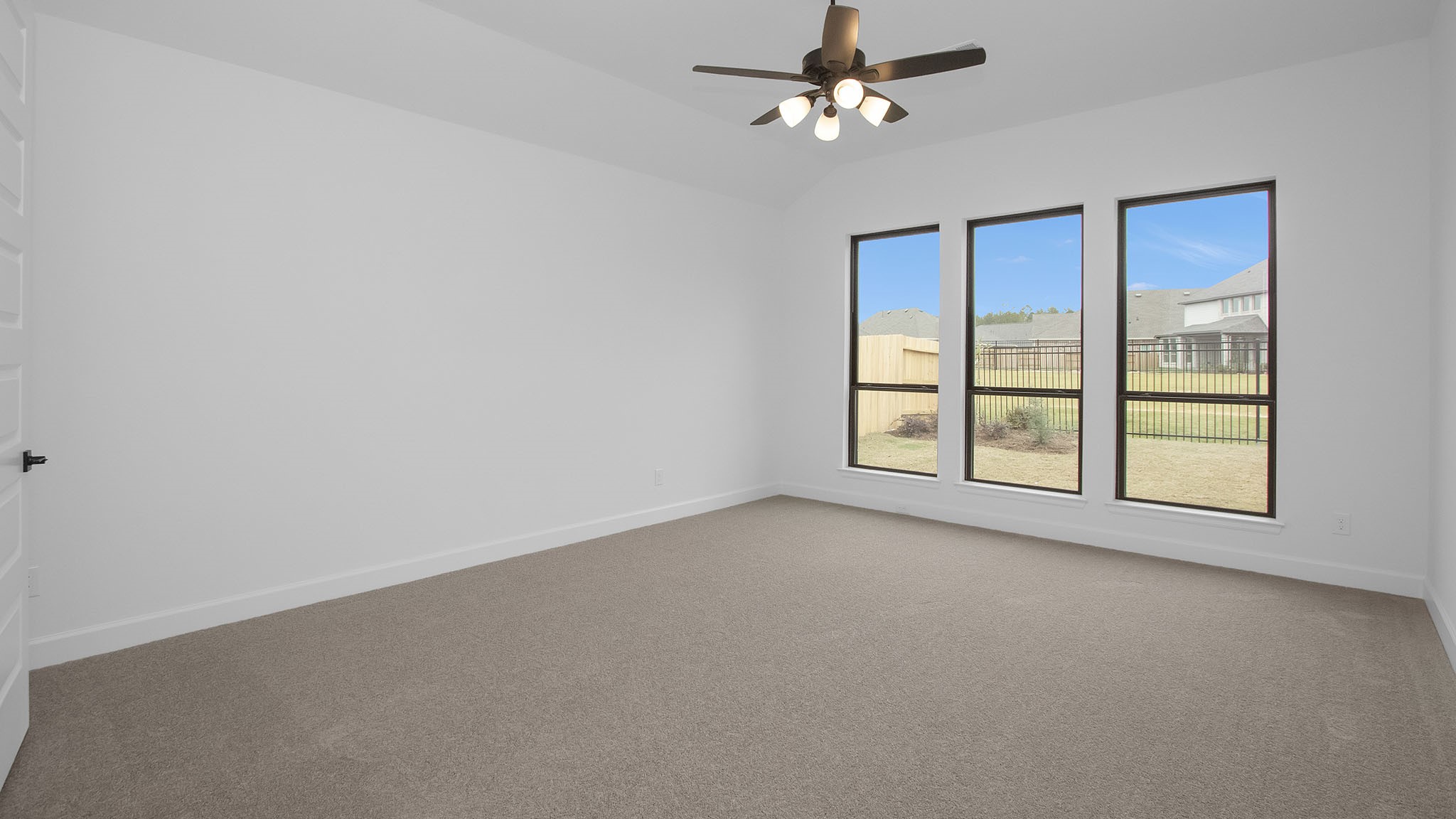 18435 Chameleon Court Property Photo 9