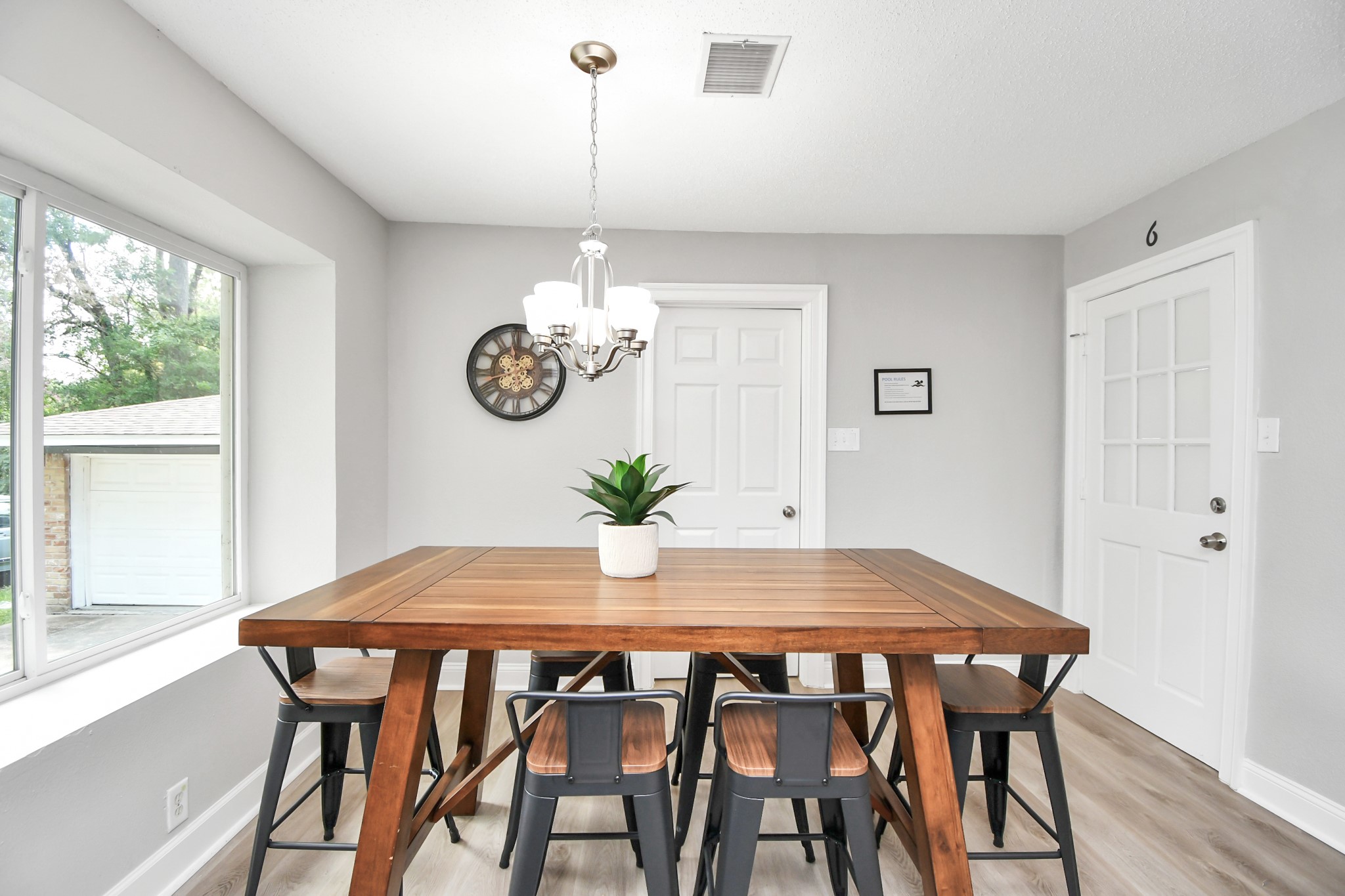 21722 Forest Glade Drive Property Photo 8