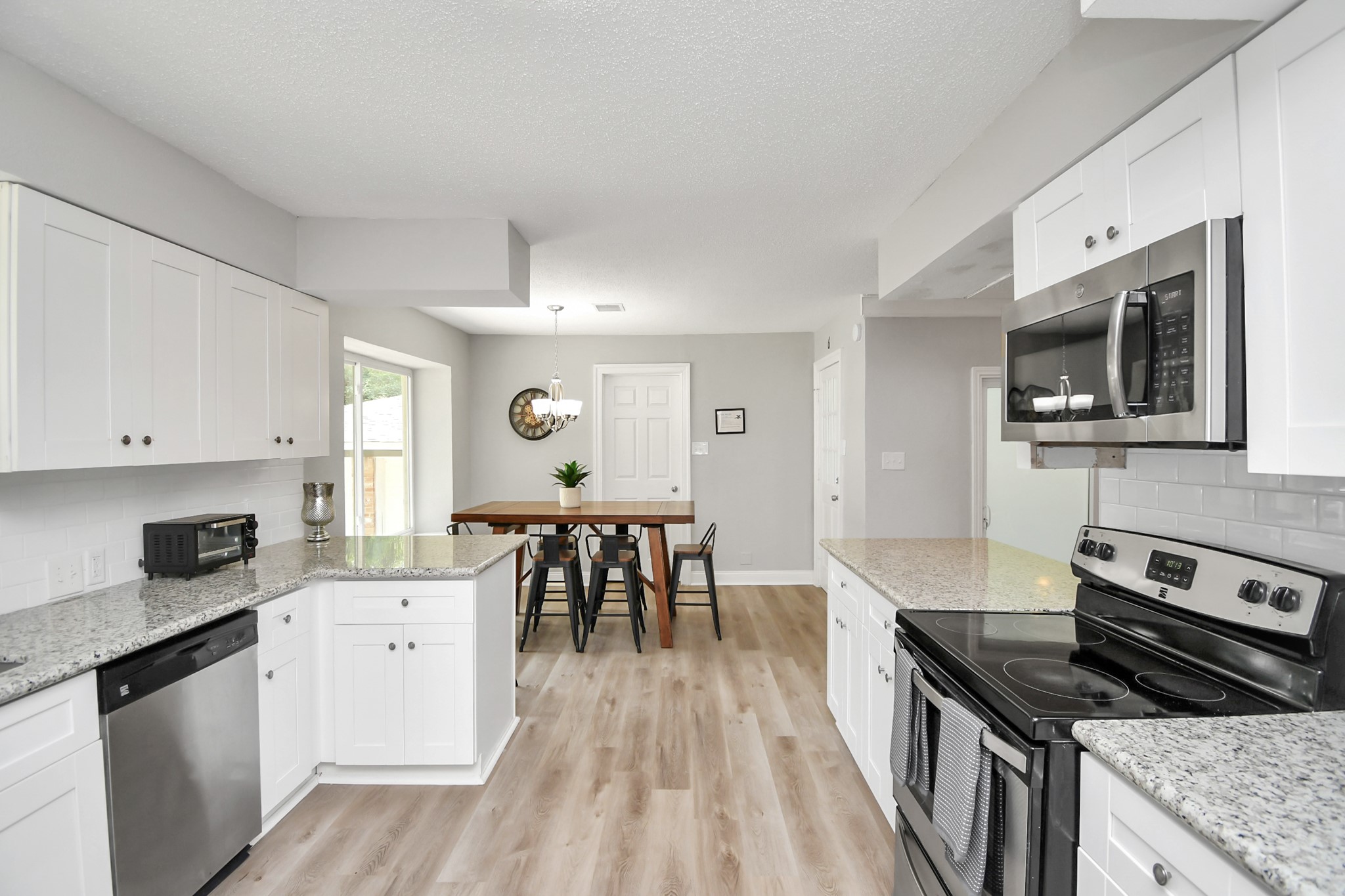 21722 Forest Glade Drive Property Photo 12