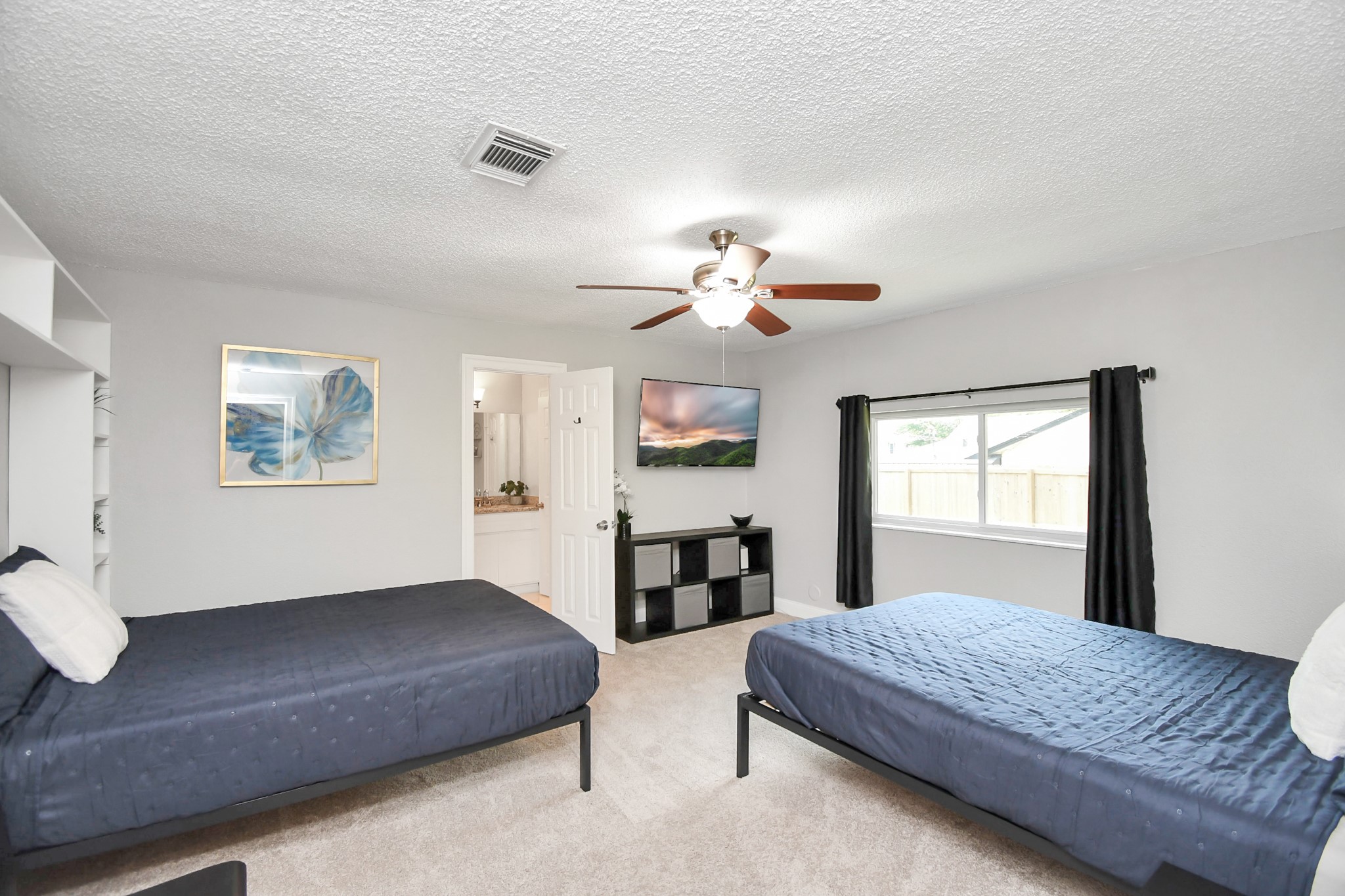 21722 Forest Glade Drive Property Photo 15