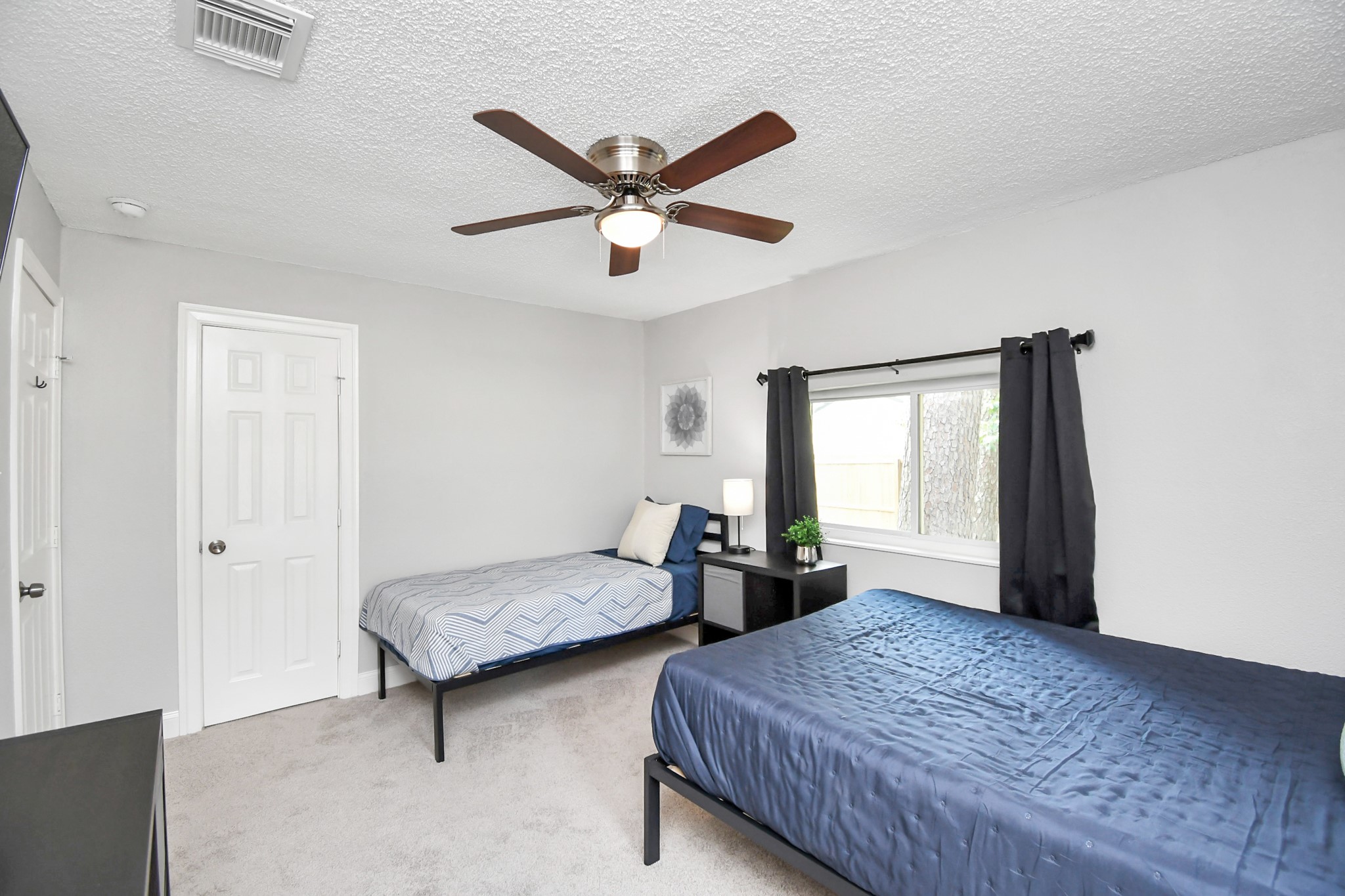 21722 Forest Glade Drive Property Photo 17
