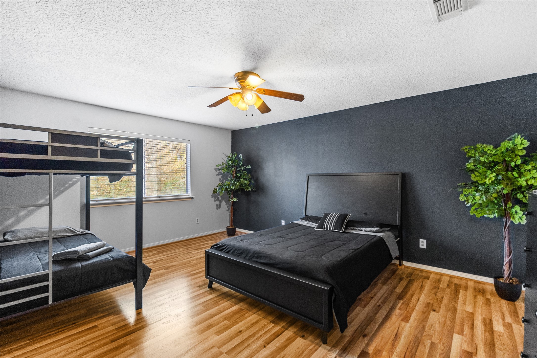 117 E Park Drive Property Photo 18