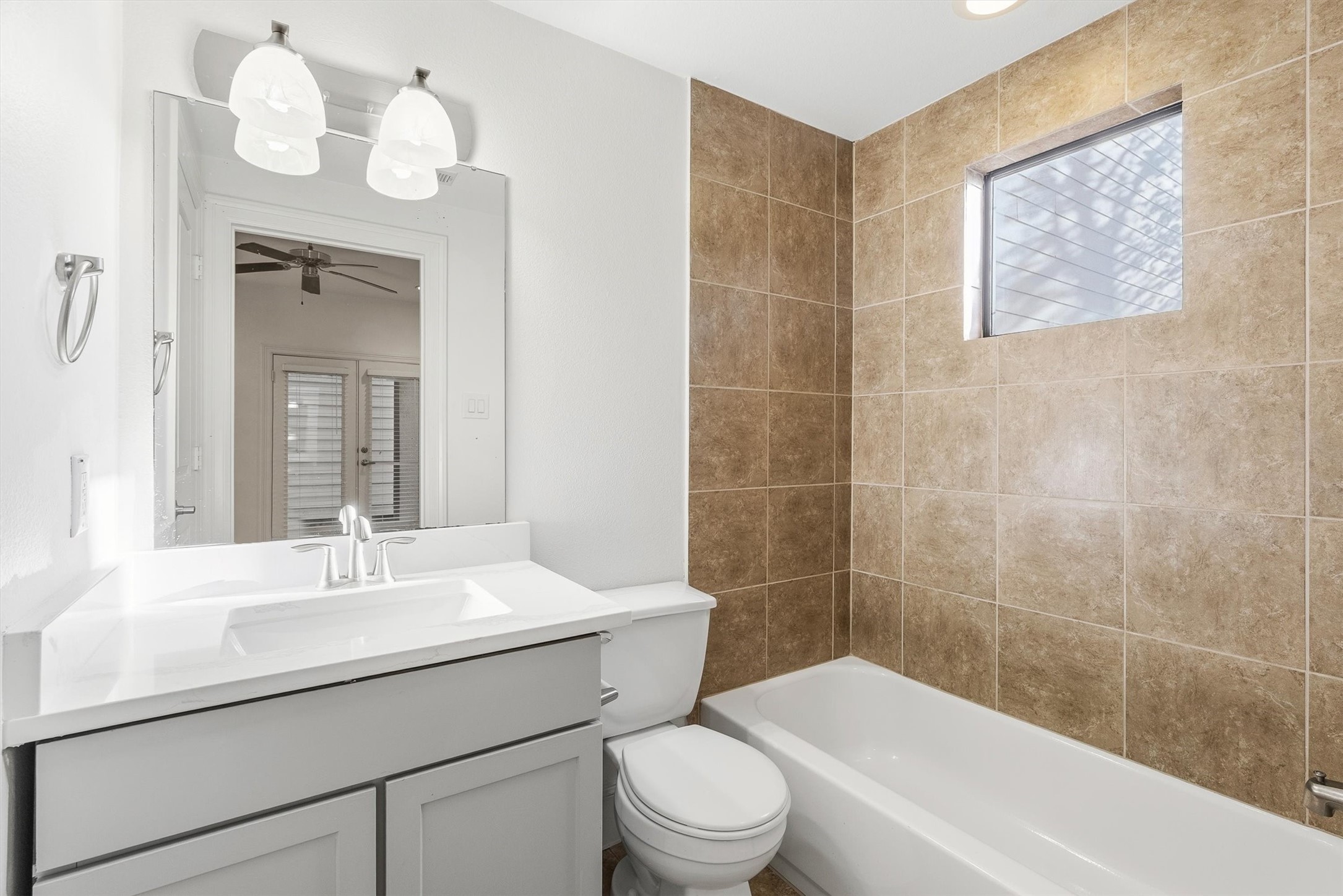 5209 Schuler Street D Property Photo 7
