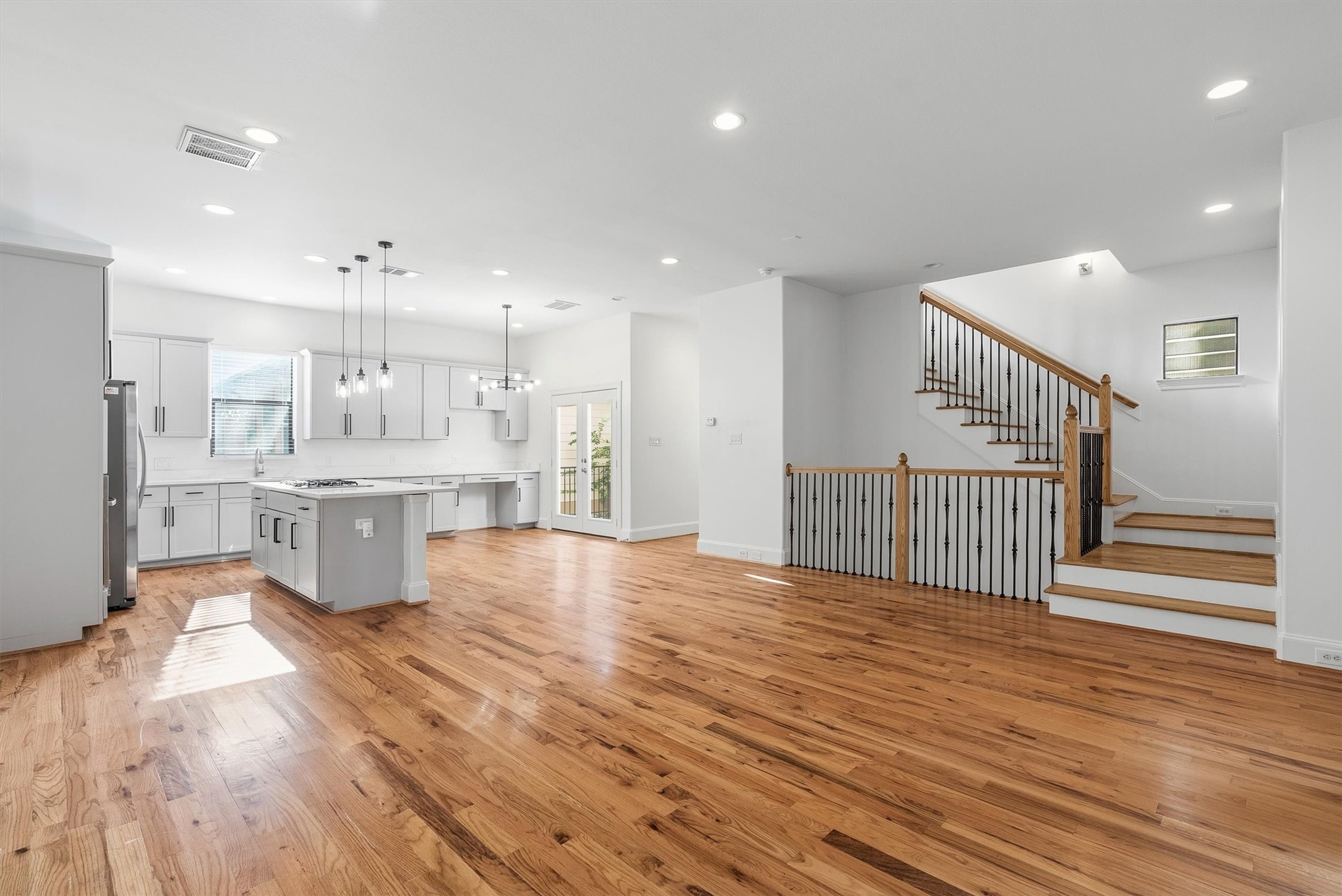 5209 Schuler Street D Property Photo 13