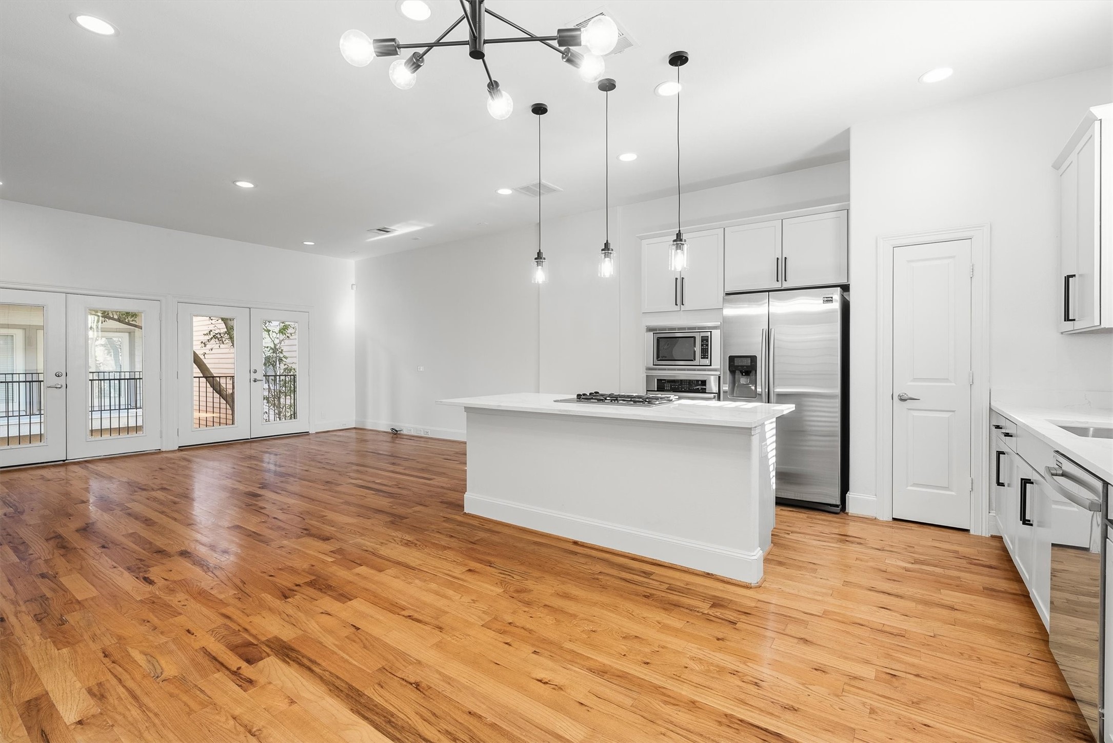 5209 Schuler Street D Property Photo 14