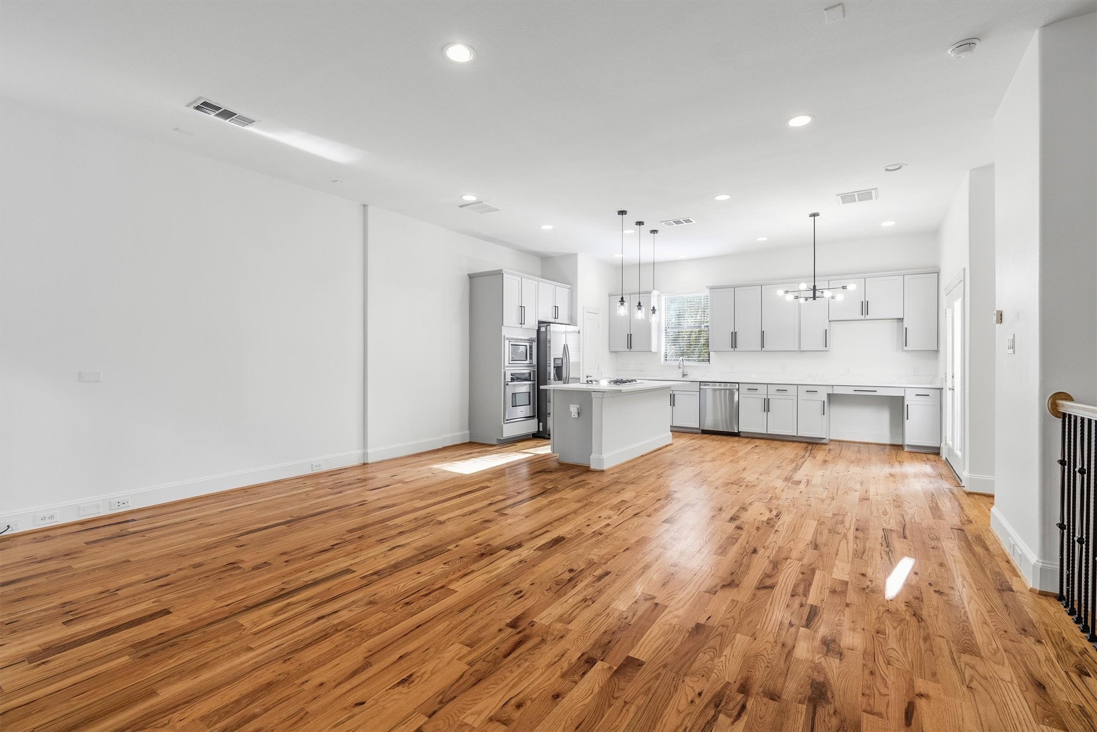 5209 Schuler Street D Property Photo 16
