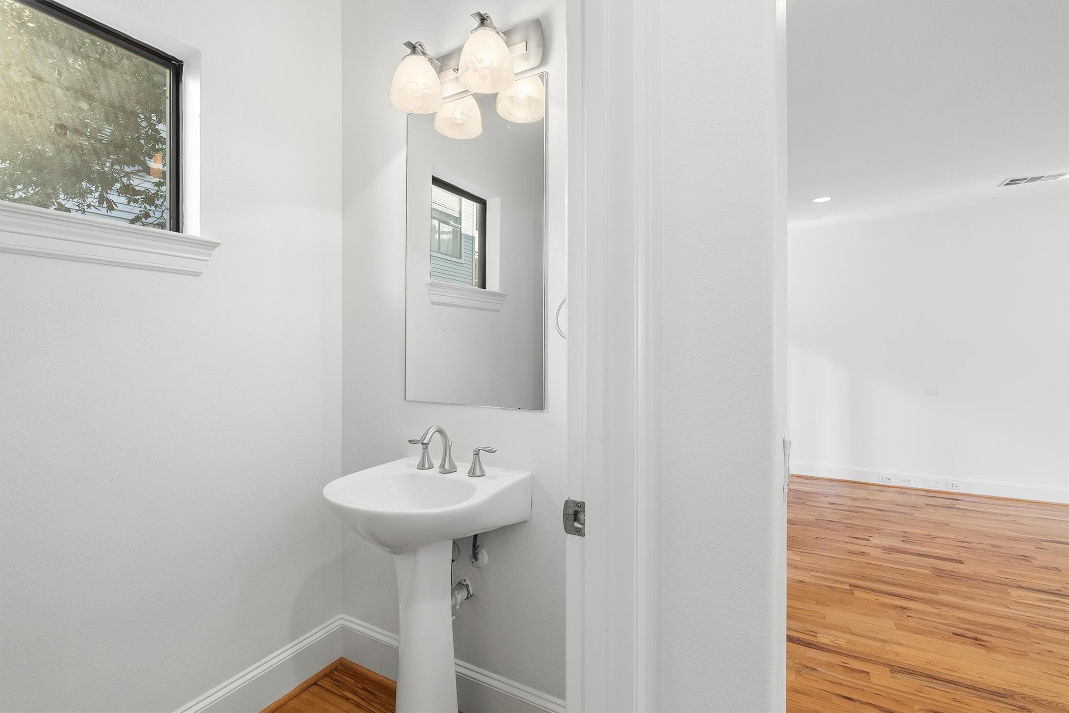 5209 Schuler Street D Property Photo 22