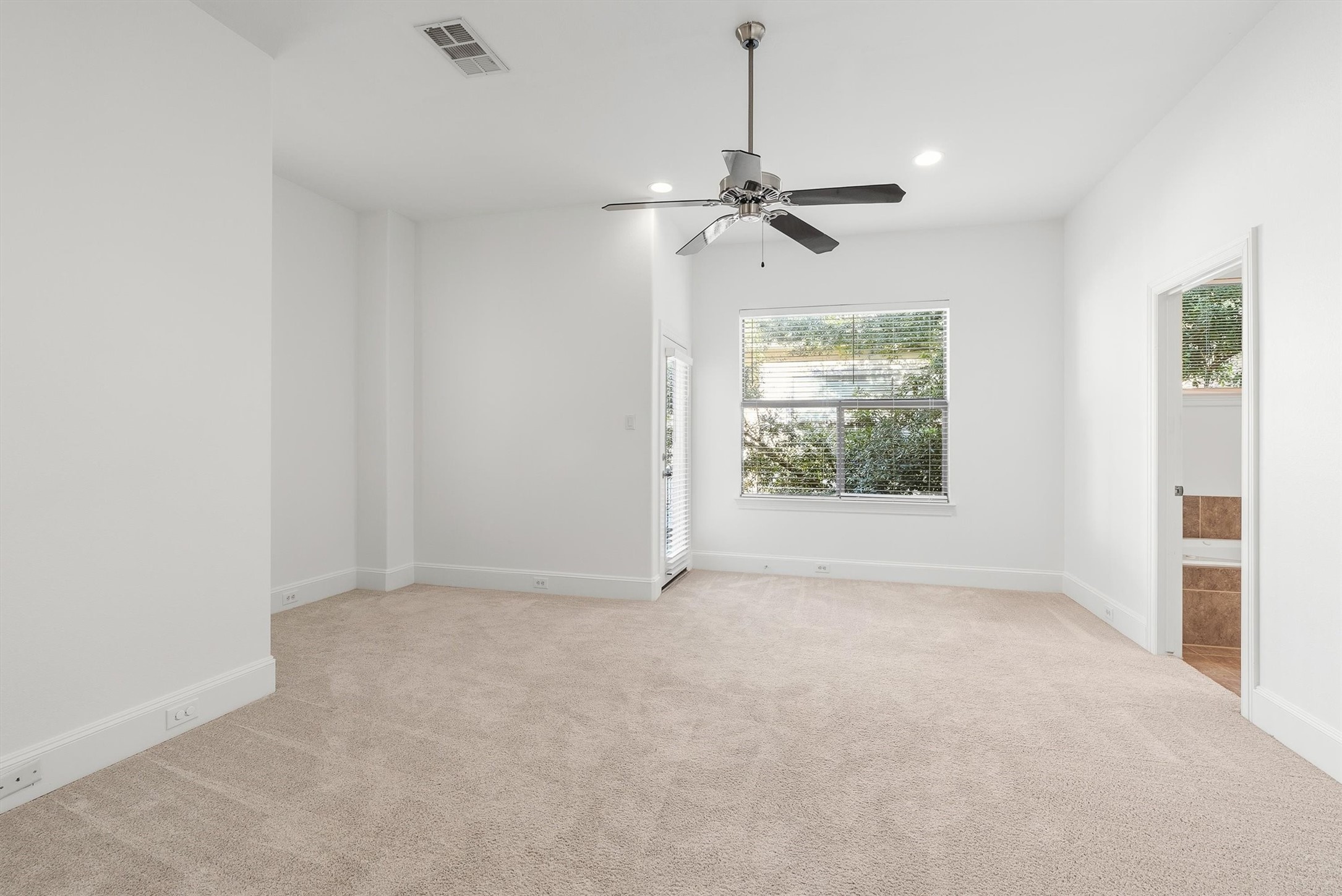 5209 Schuler Street D Property Photo 23