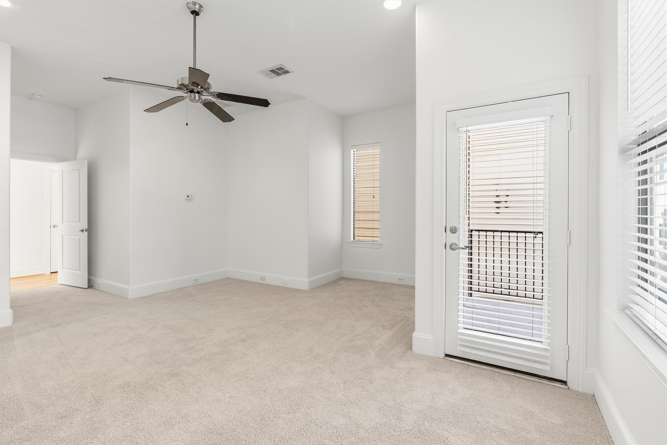 5209 Schuler Street D Property Photo 24