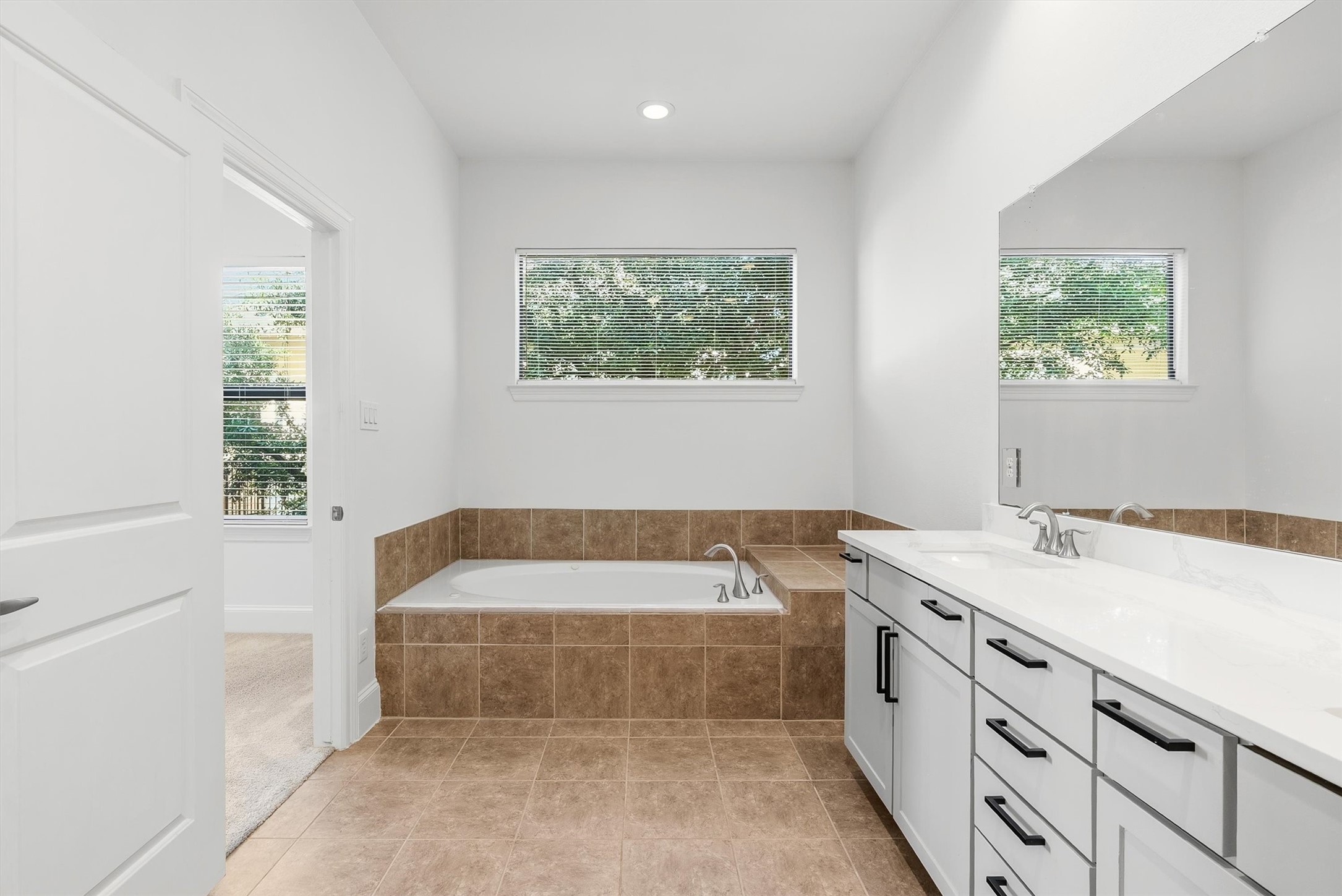 5209 Schuler Street D Property Photo 27