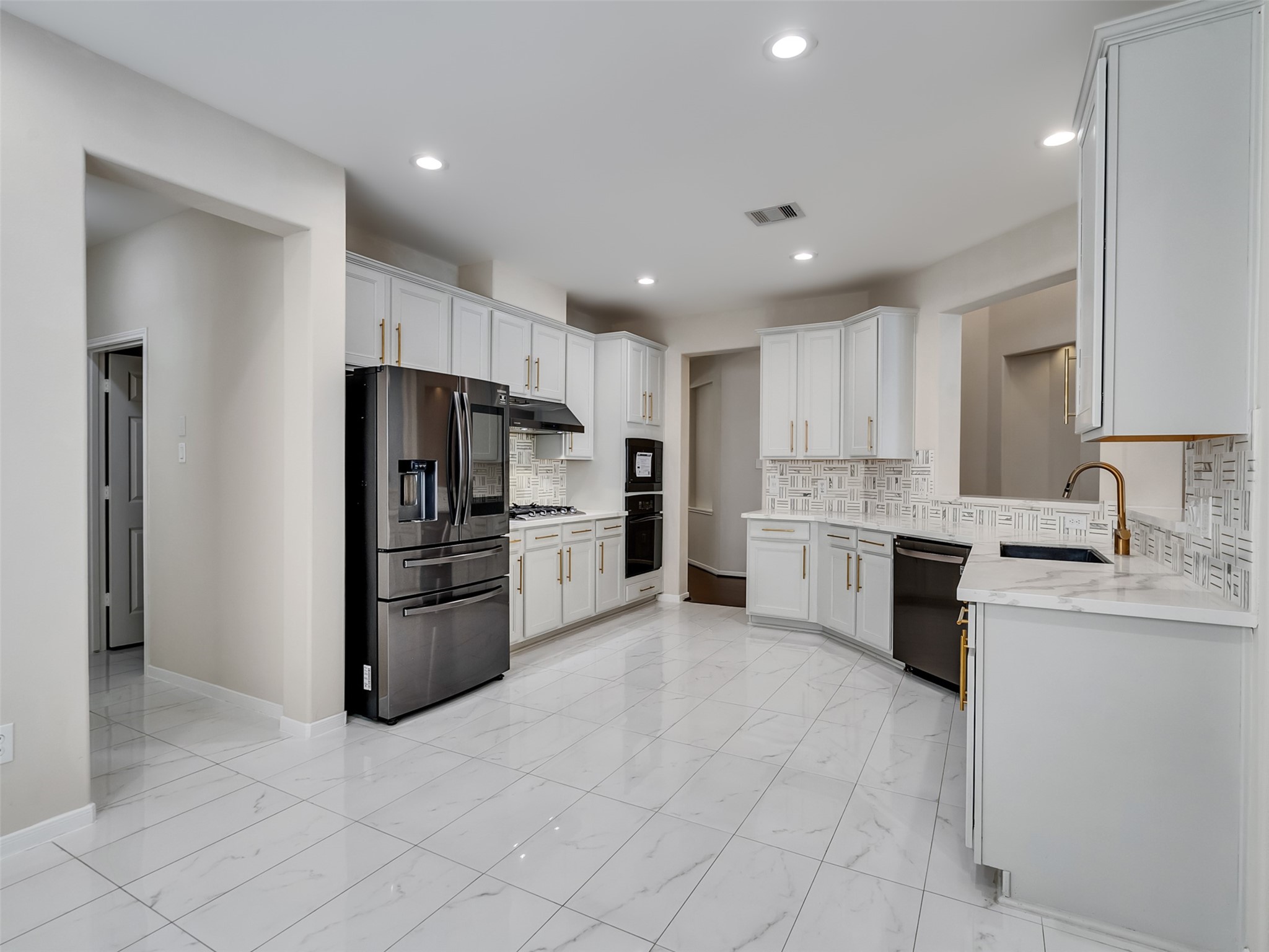 24507 Red Bluff Trail Property Photo 11