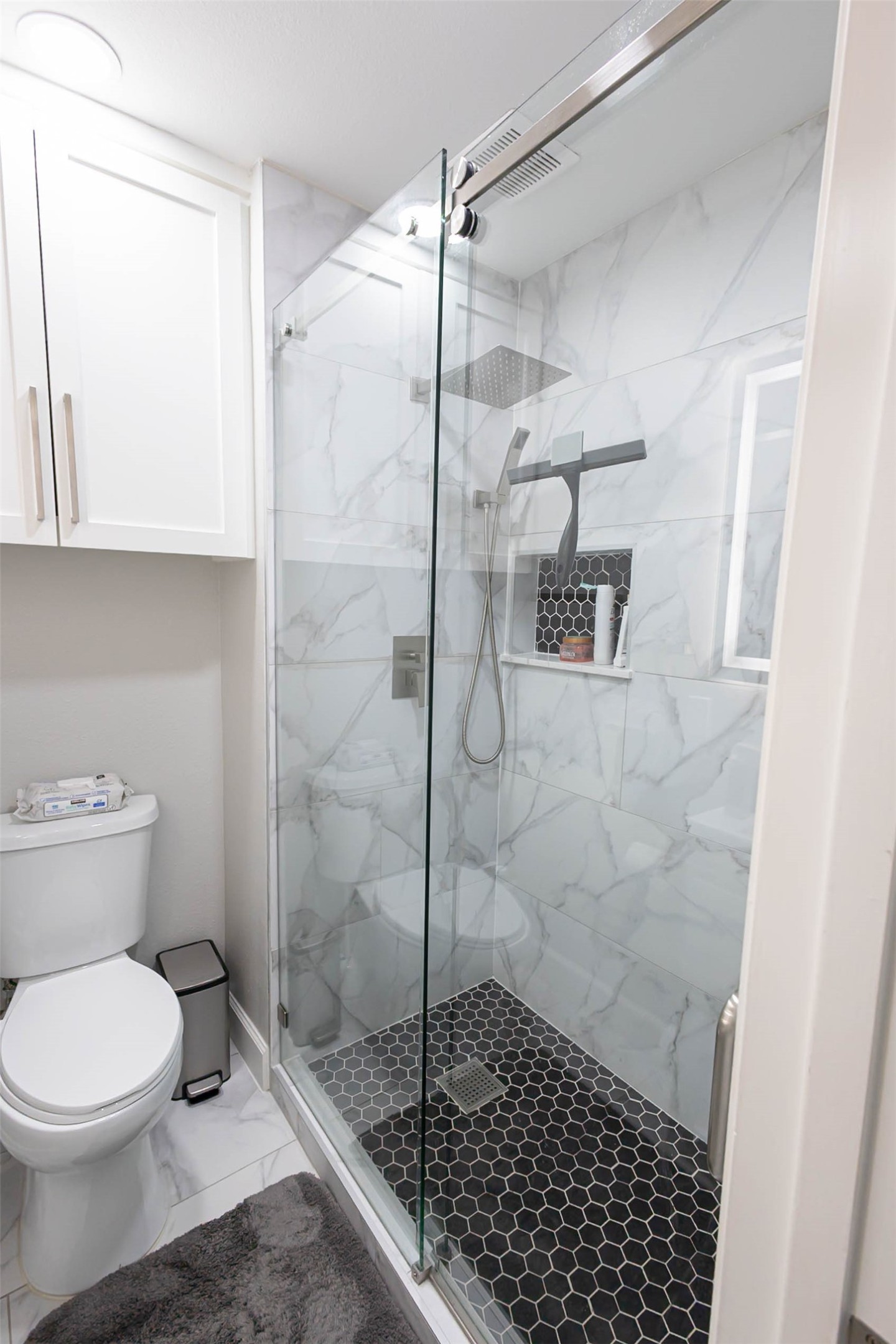 4303 Bridgestone Cedar Drive Property Photo 9