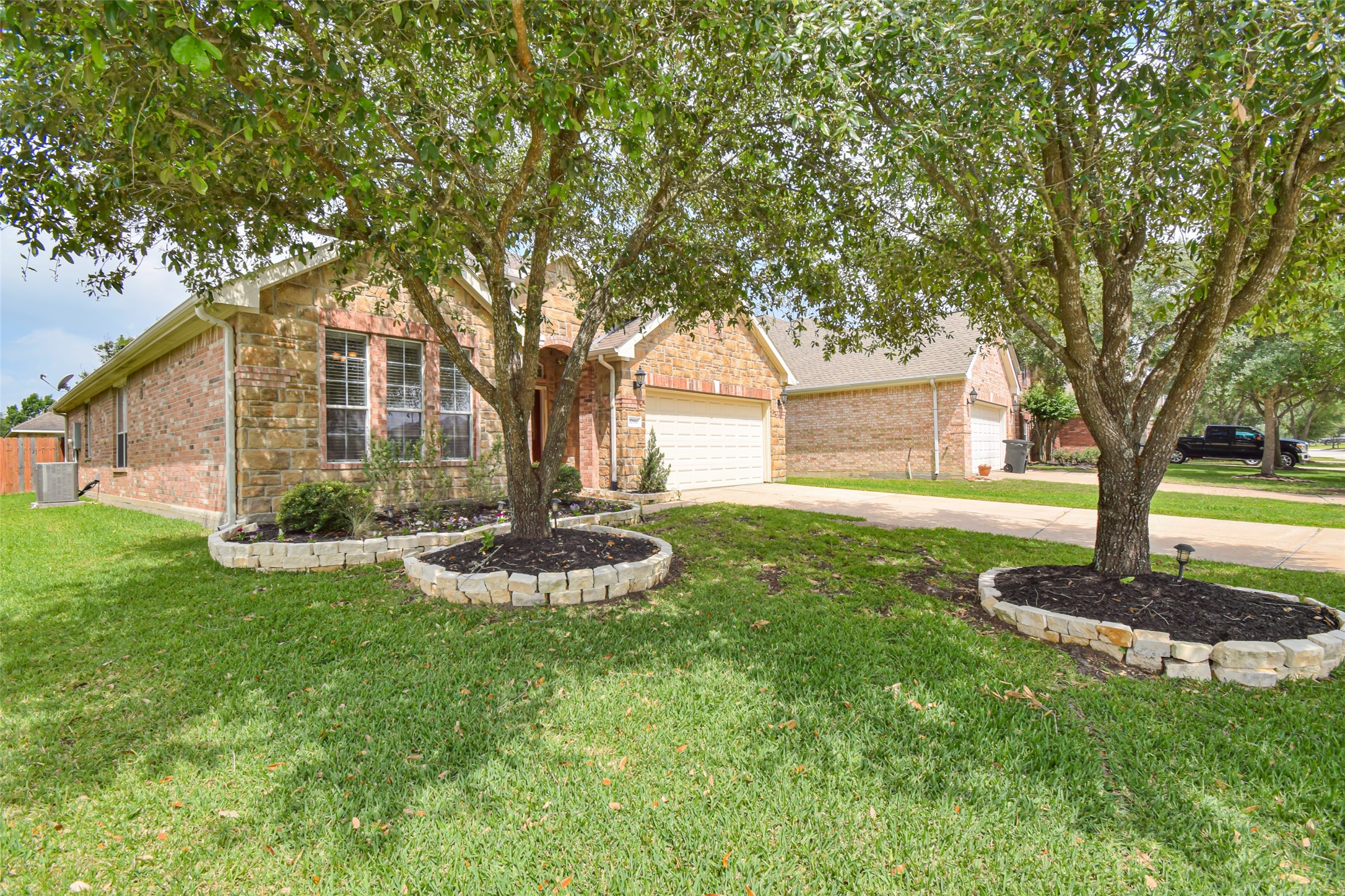 17911 Serene Shore Drive Property Photo 2