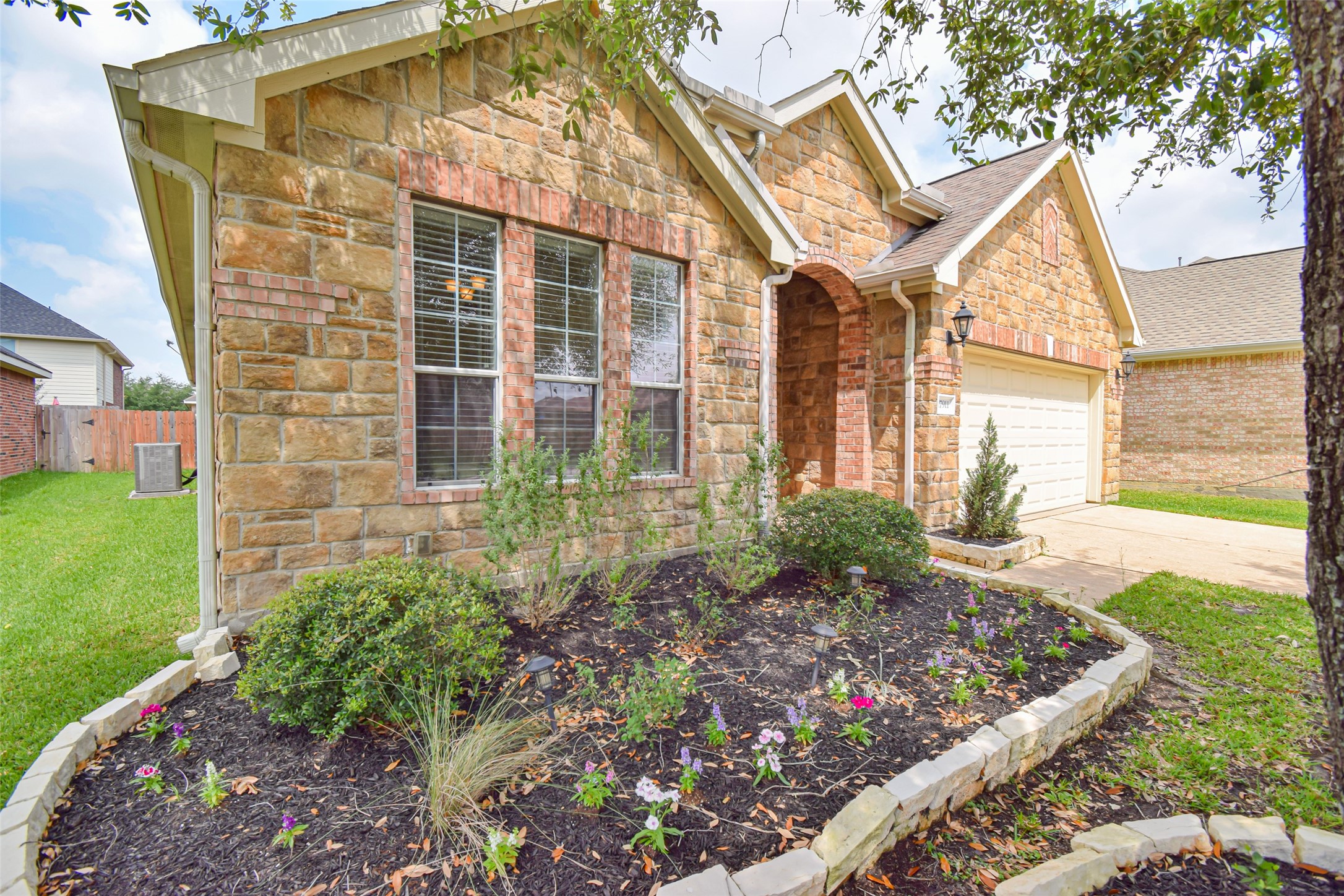 17911 Serene Shore Drive Property Photo 4