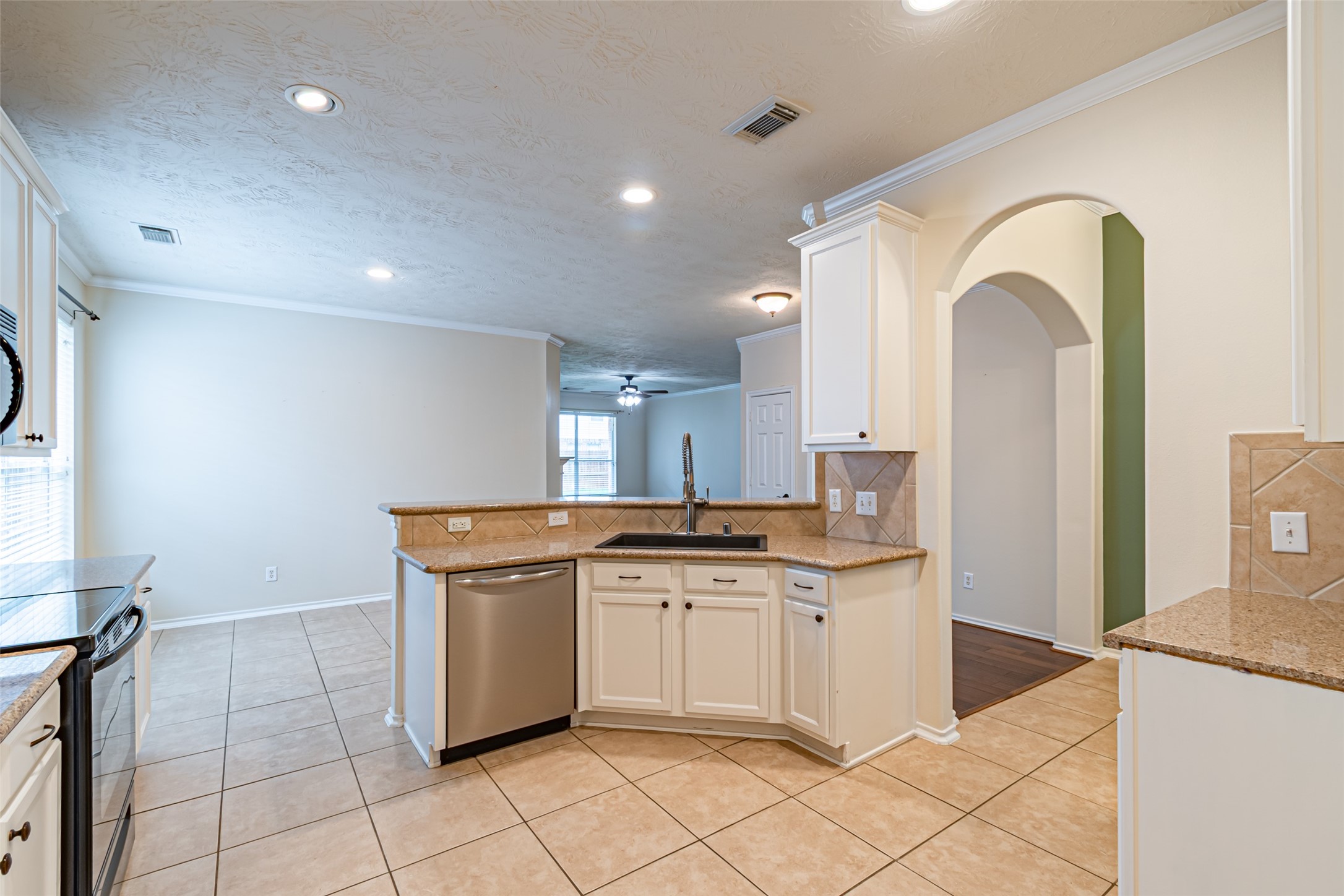 17911 Serene Shore Drive Property Photo 15